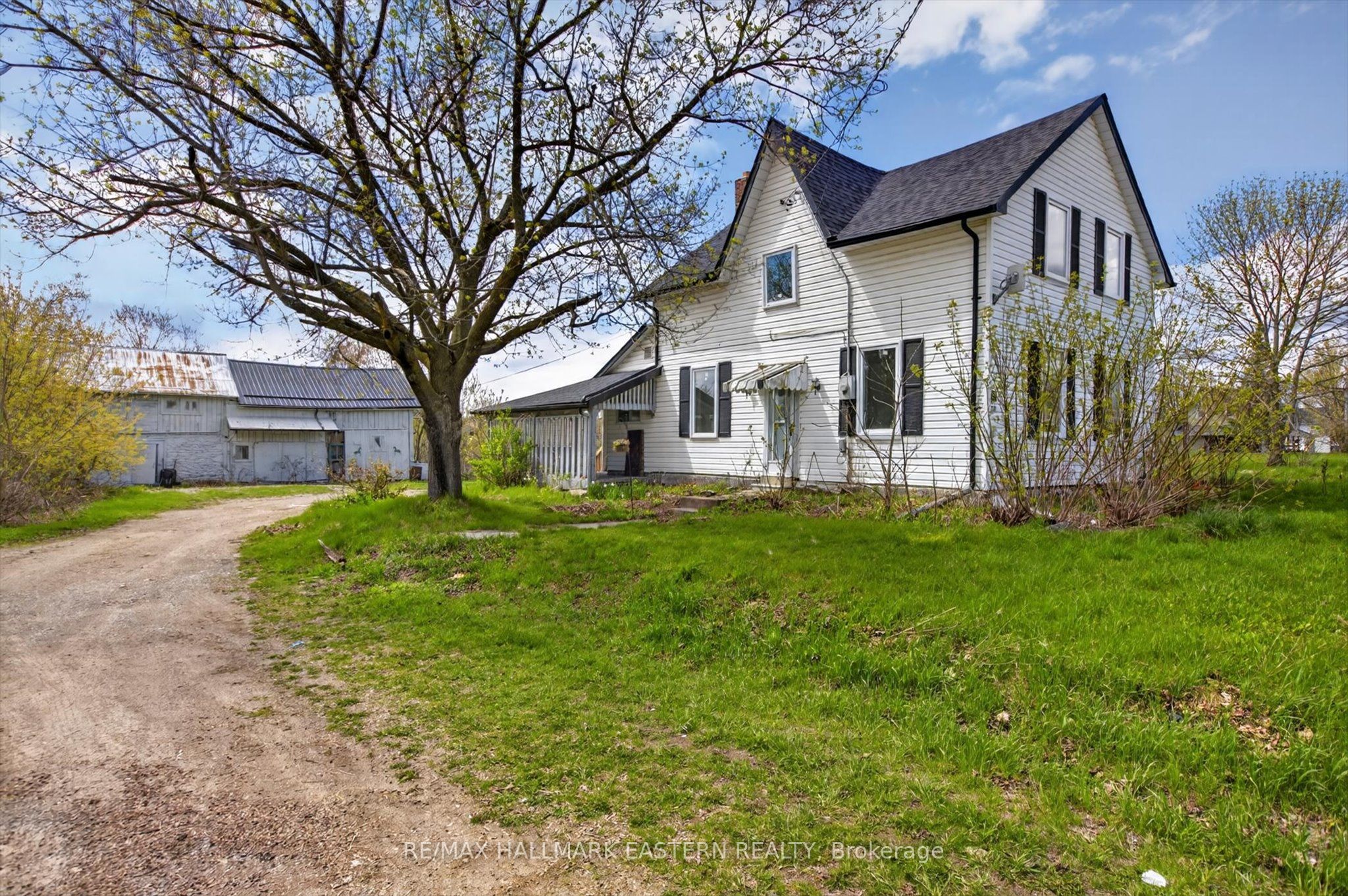 130 County Rd 40 Property Photo 2