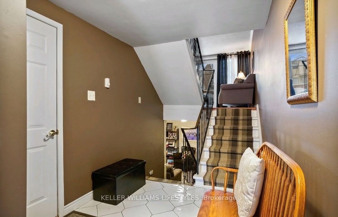 70 Chiddington Gate Property Photo 2