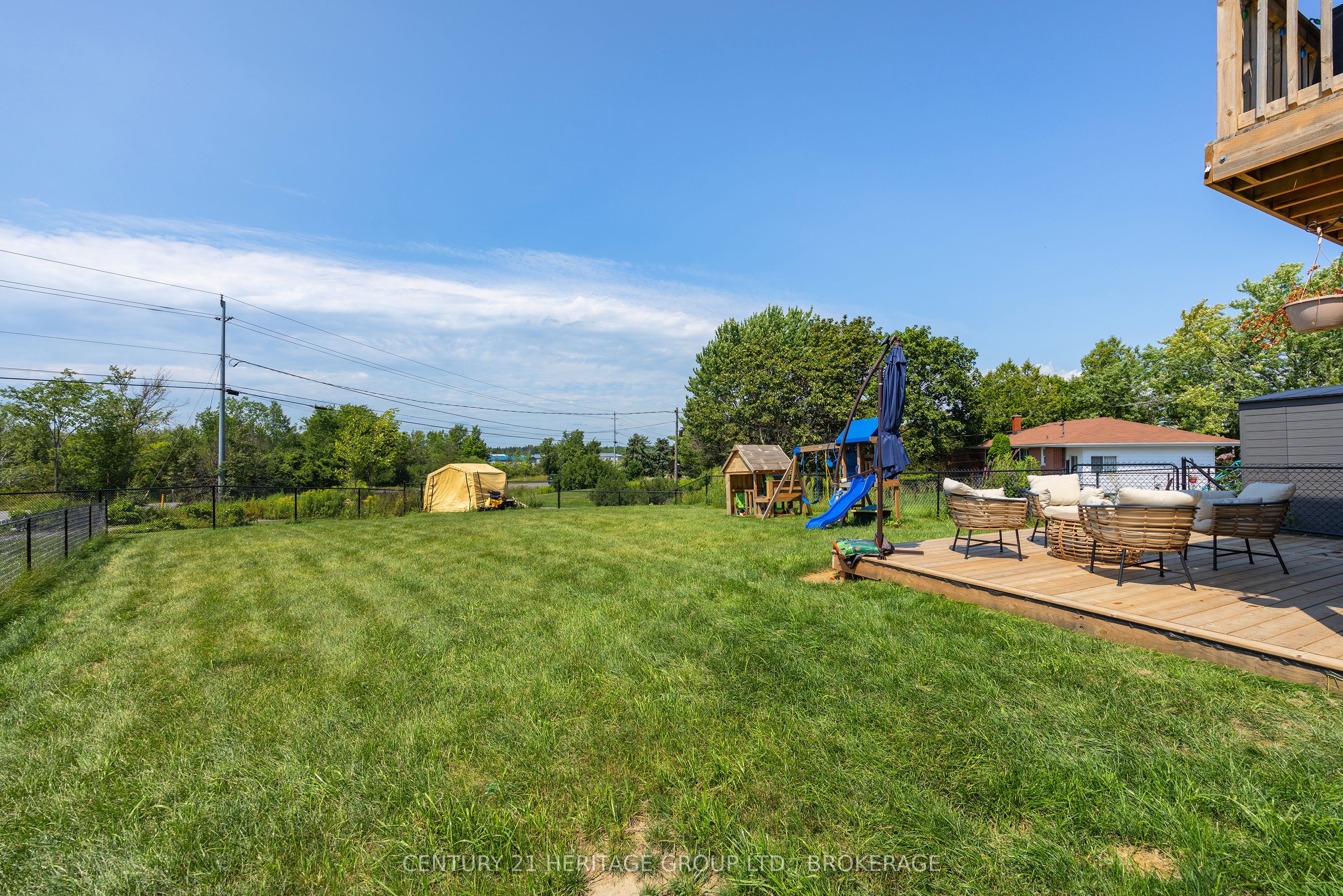 141 Superior Drive Property Photo 4