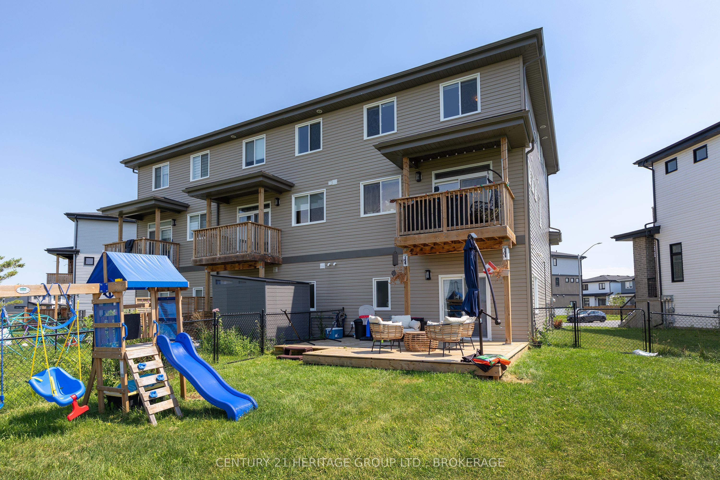141 Superior Drive Property Photo 6