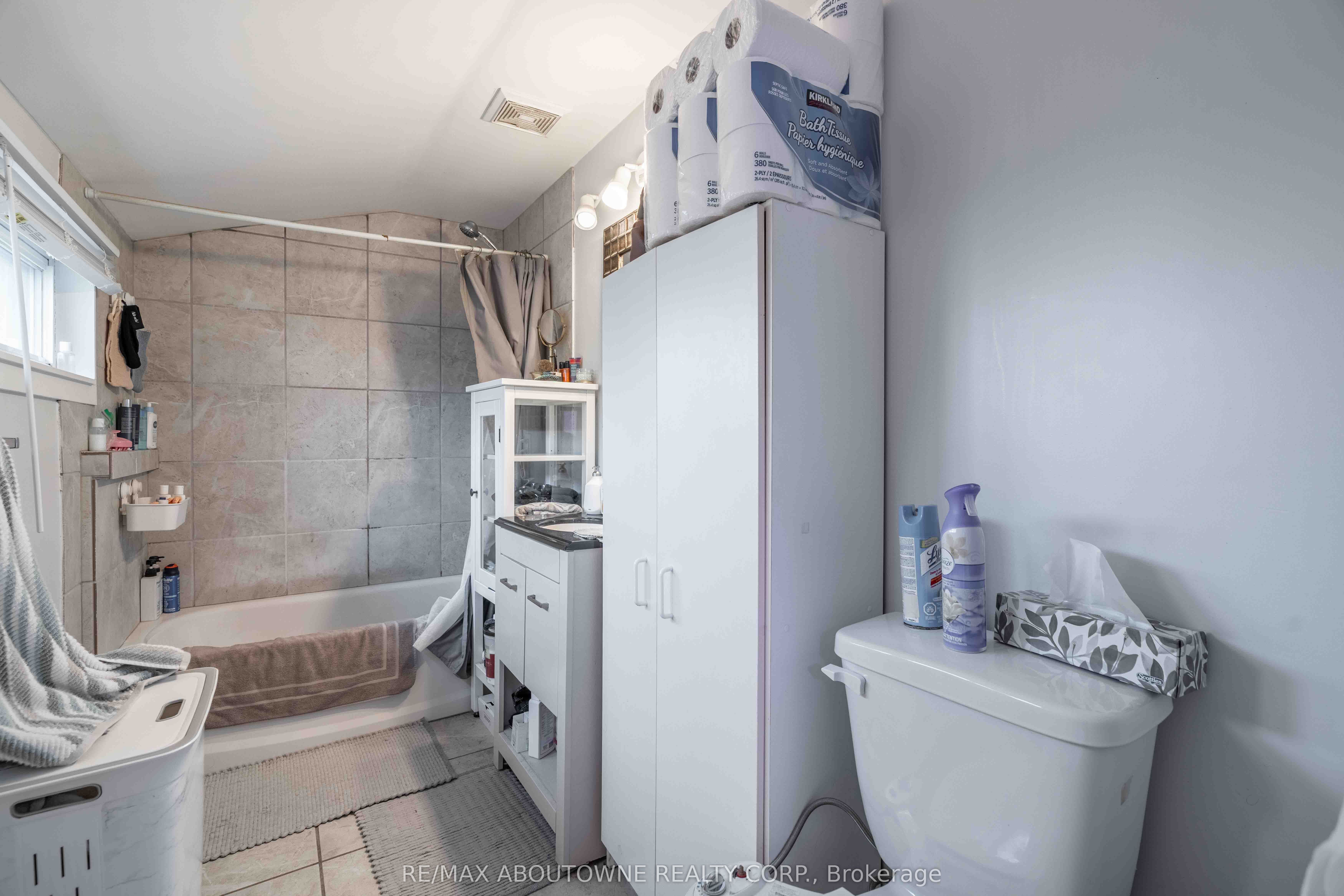 108 Queenston Street Property Photo 8