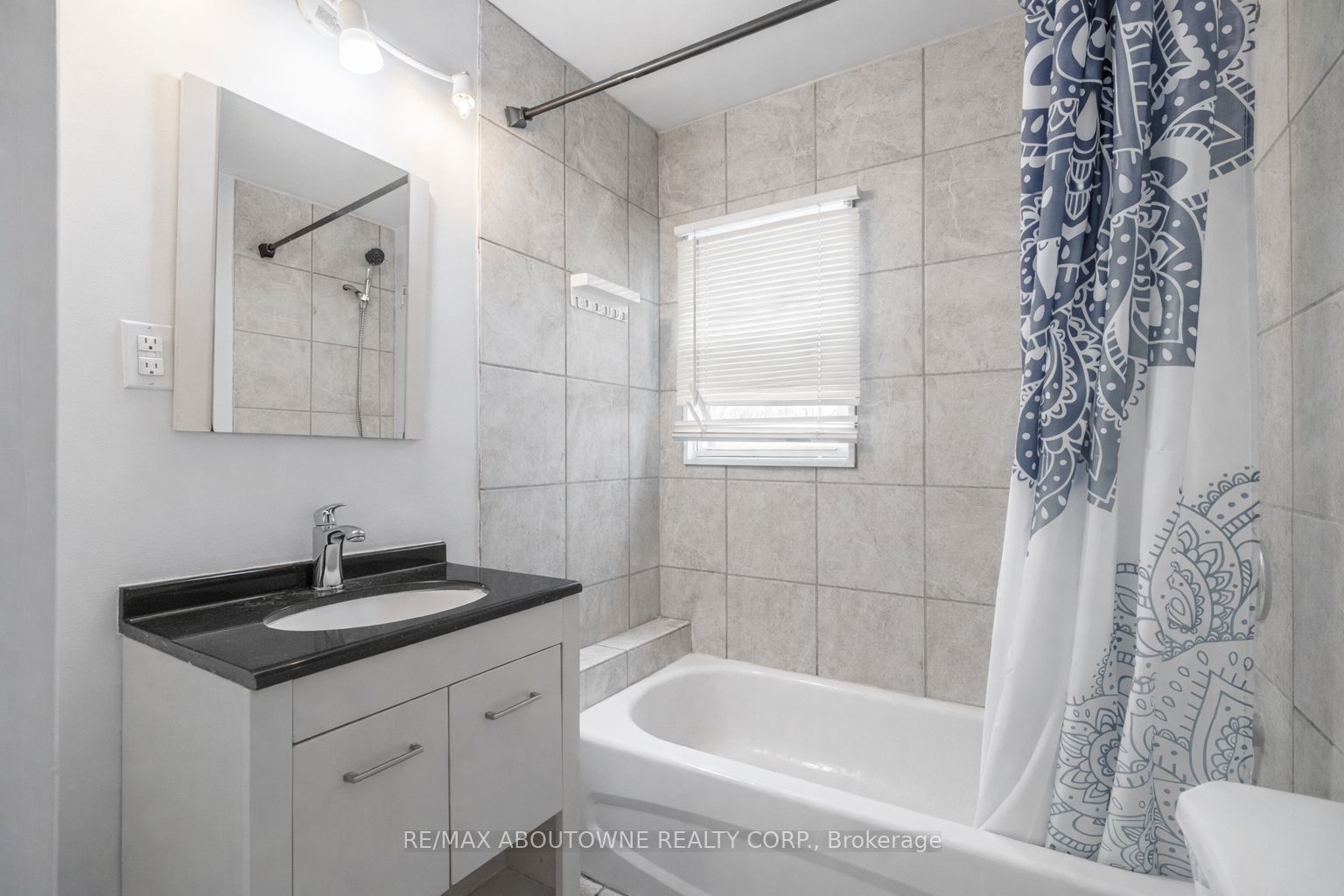 108 Queenston Street Property Photo 18