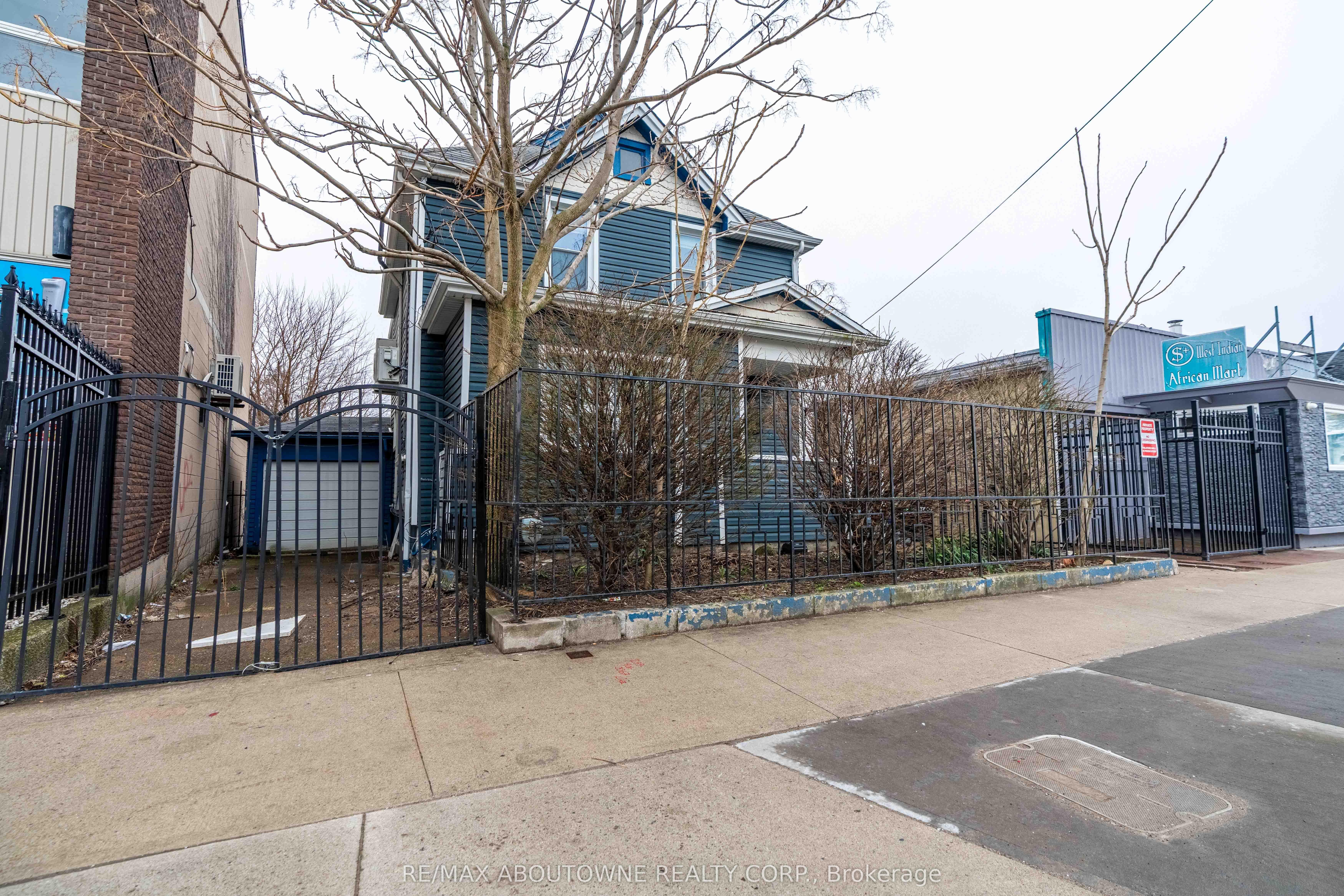 108 Queenston Street Property Photo 27
