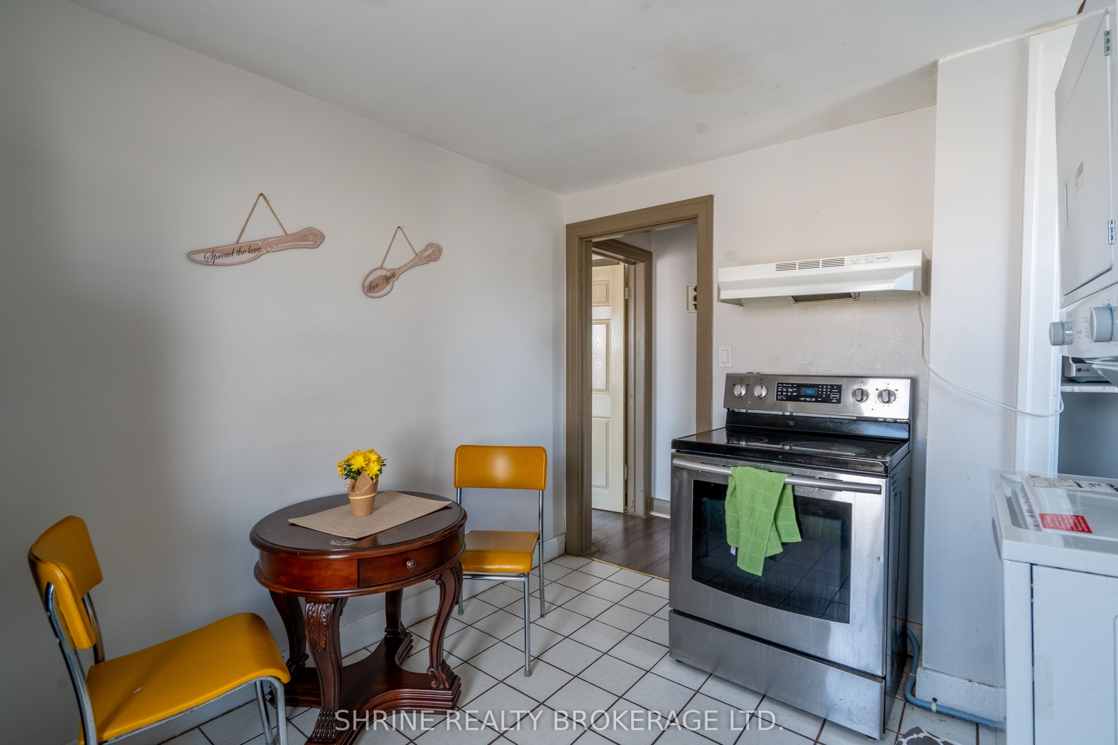 1487 Dundas Street Property Photo 30
