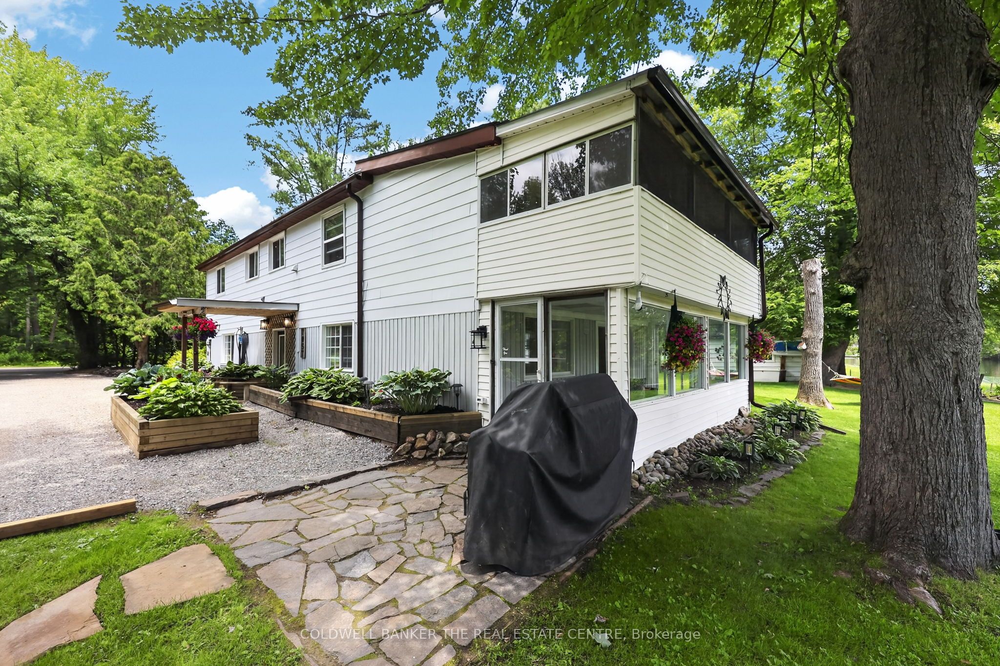 1057 Severn River Road Property Photo 8