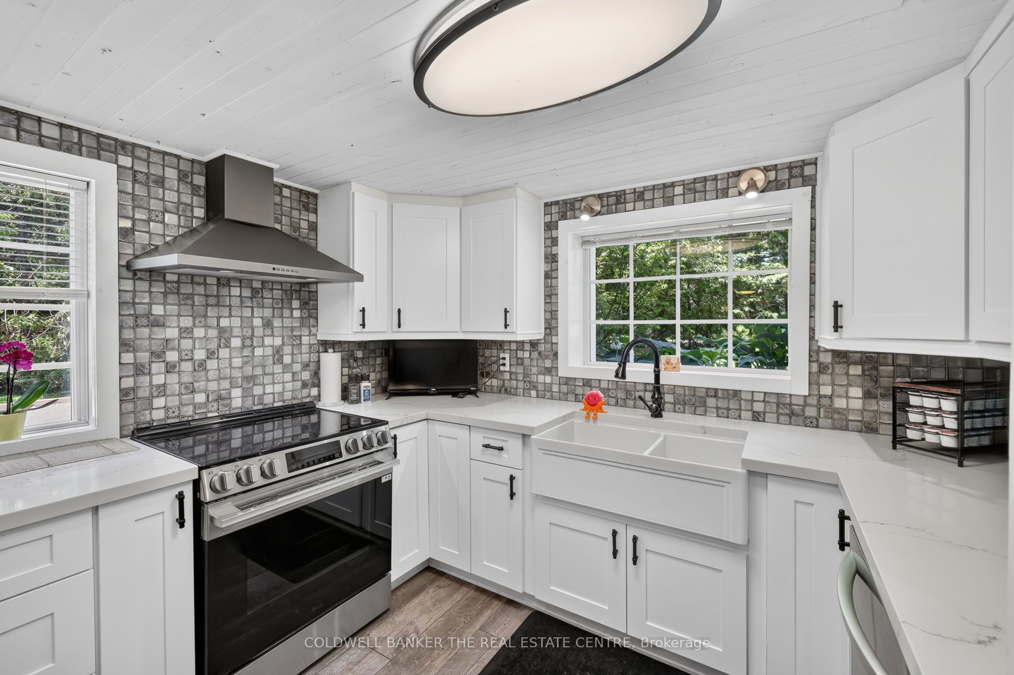 1057 Severn River Road Property Photo 12
