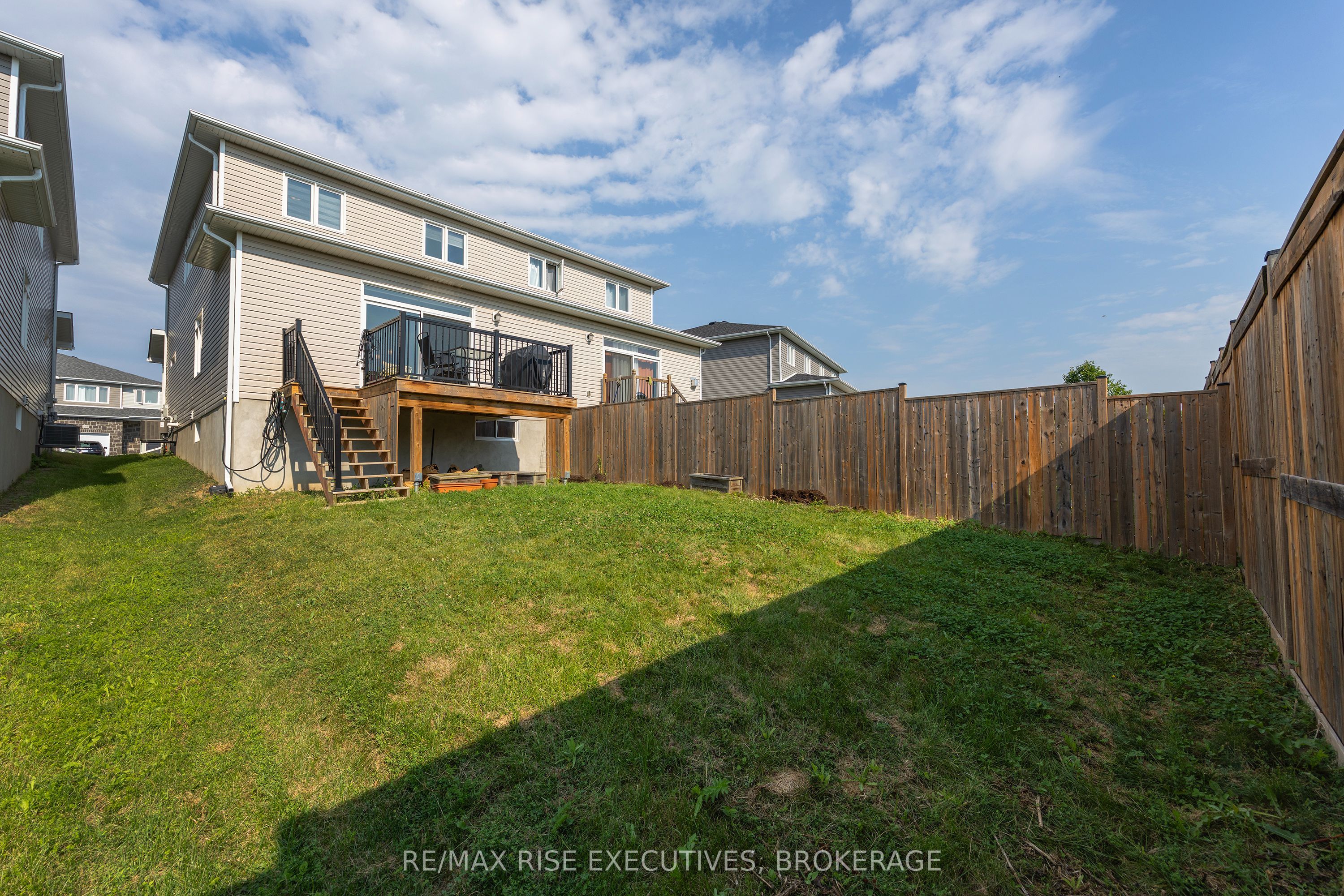 1233 Max Crescent Property Photo 7