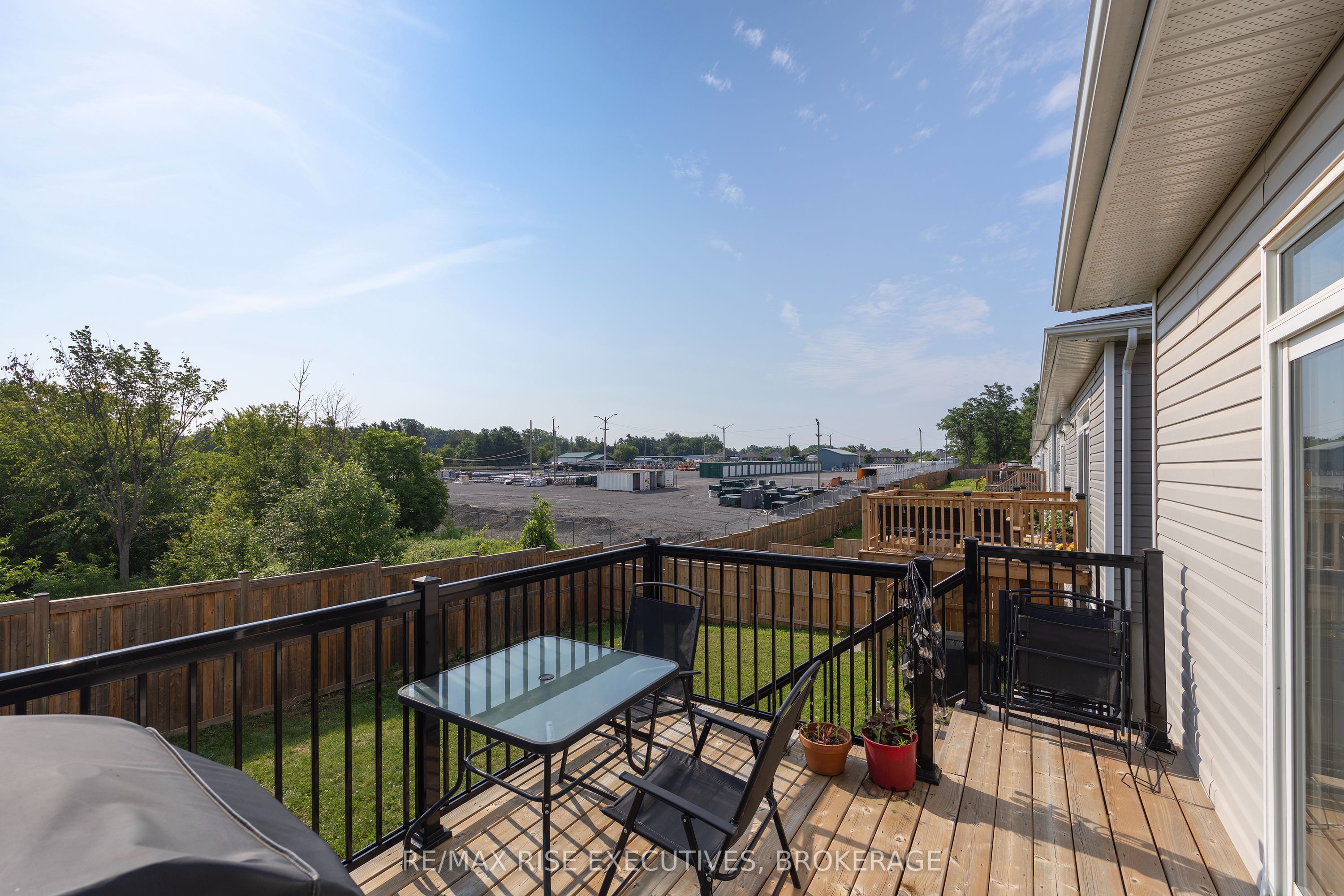 1233 Max Crescent Property Photo 11
