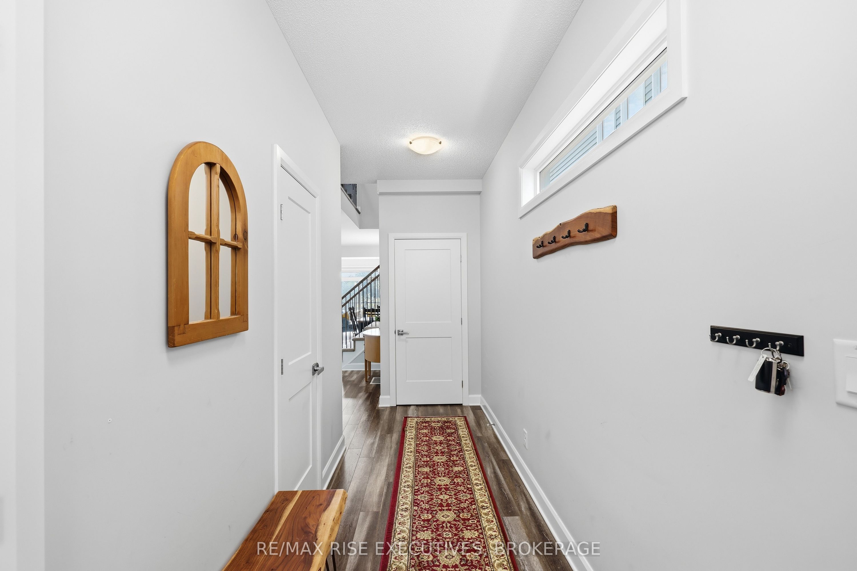 1233 Max Crescent Property Photo 14
