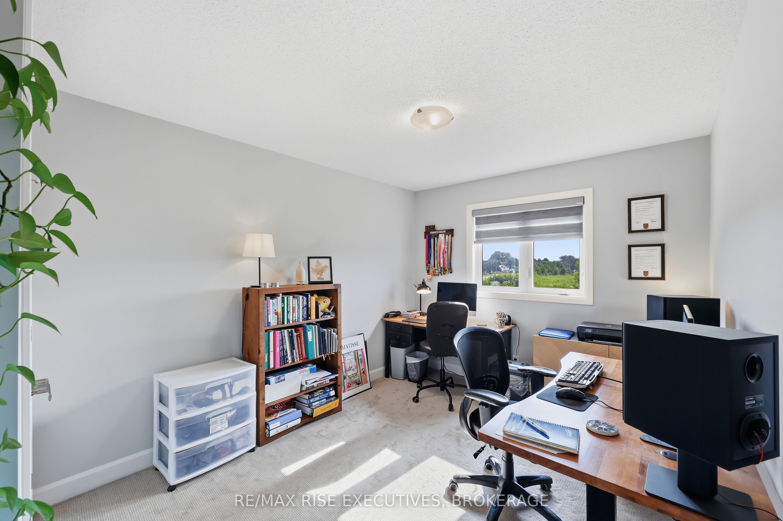 1233 Max Crescent Property Photo 38