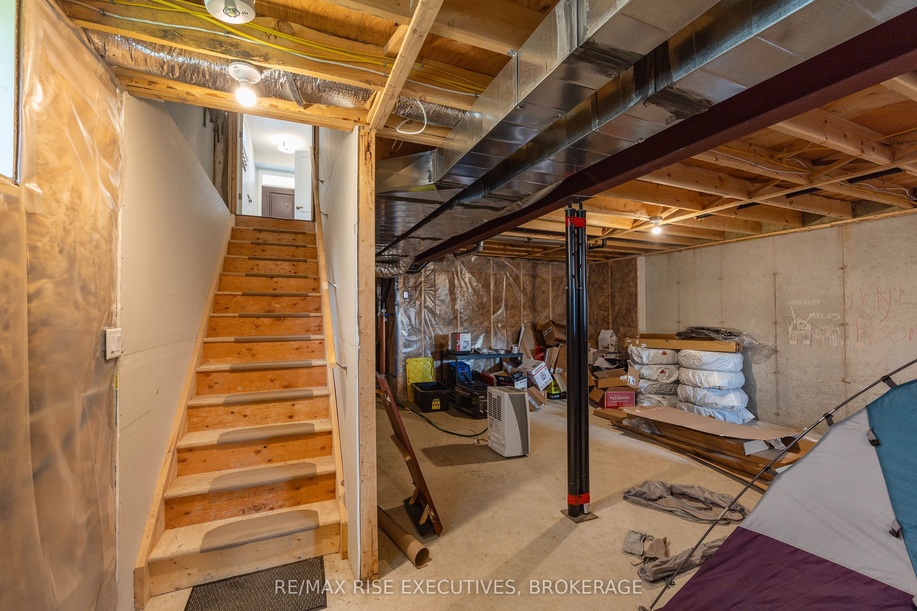 1233 Max Crescent Property Photo 41