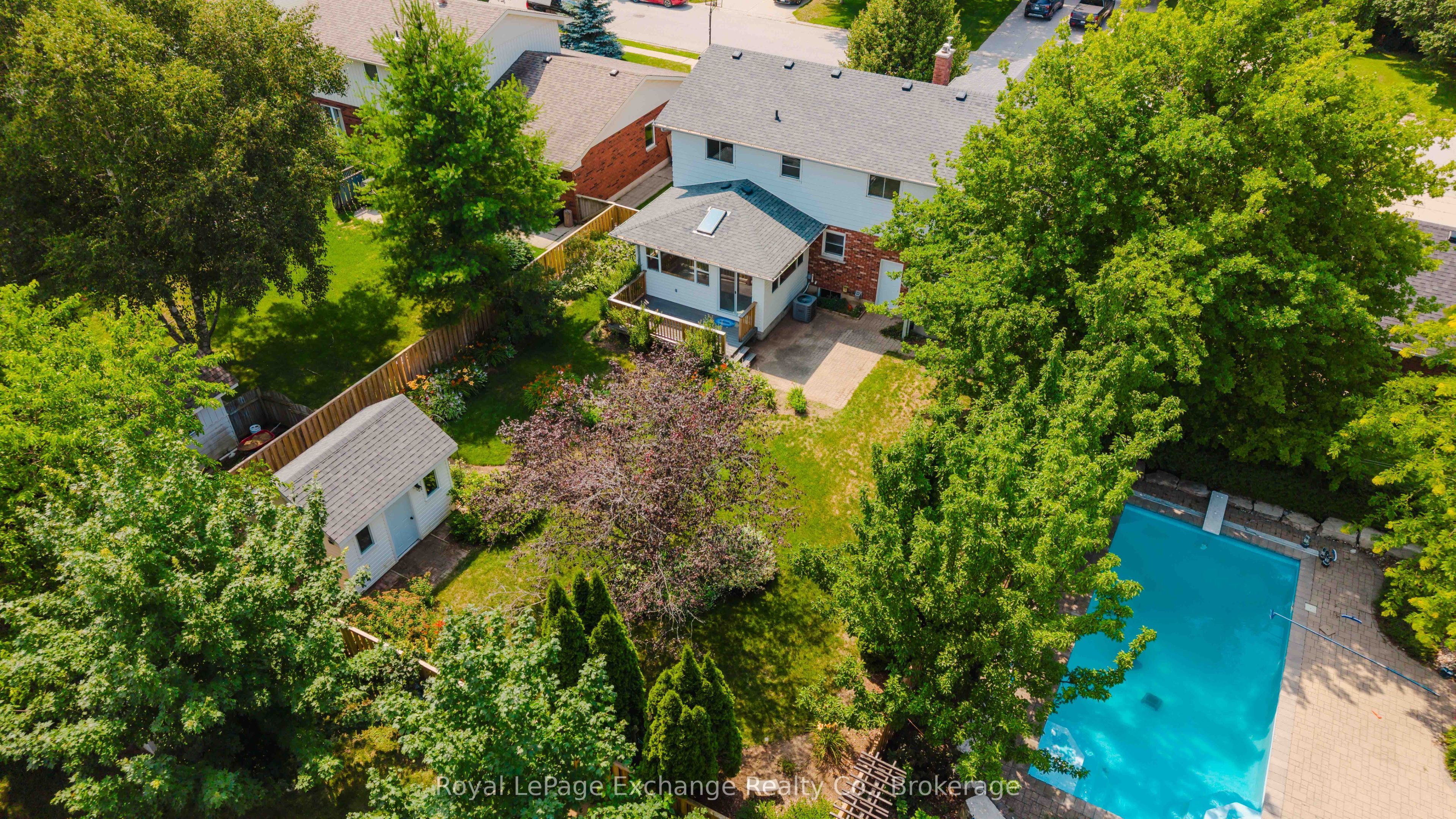 953 Parkwood Drive Property Photo 6