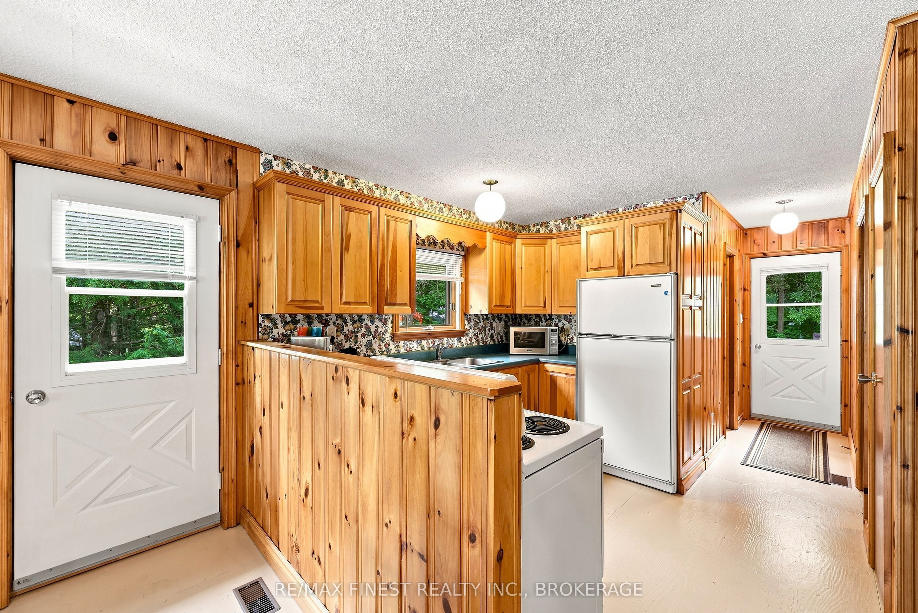 106 Yardarm Lane Property Photo 8