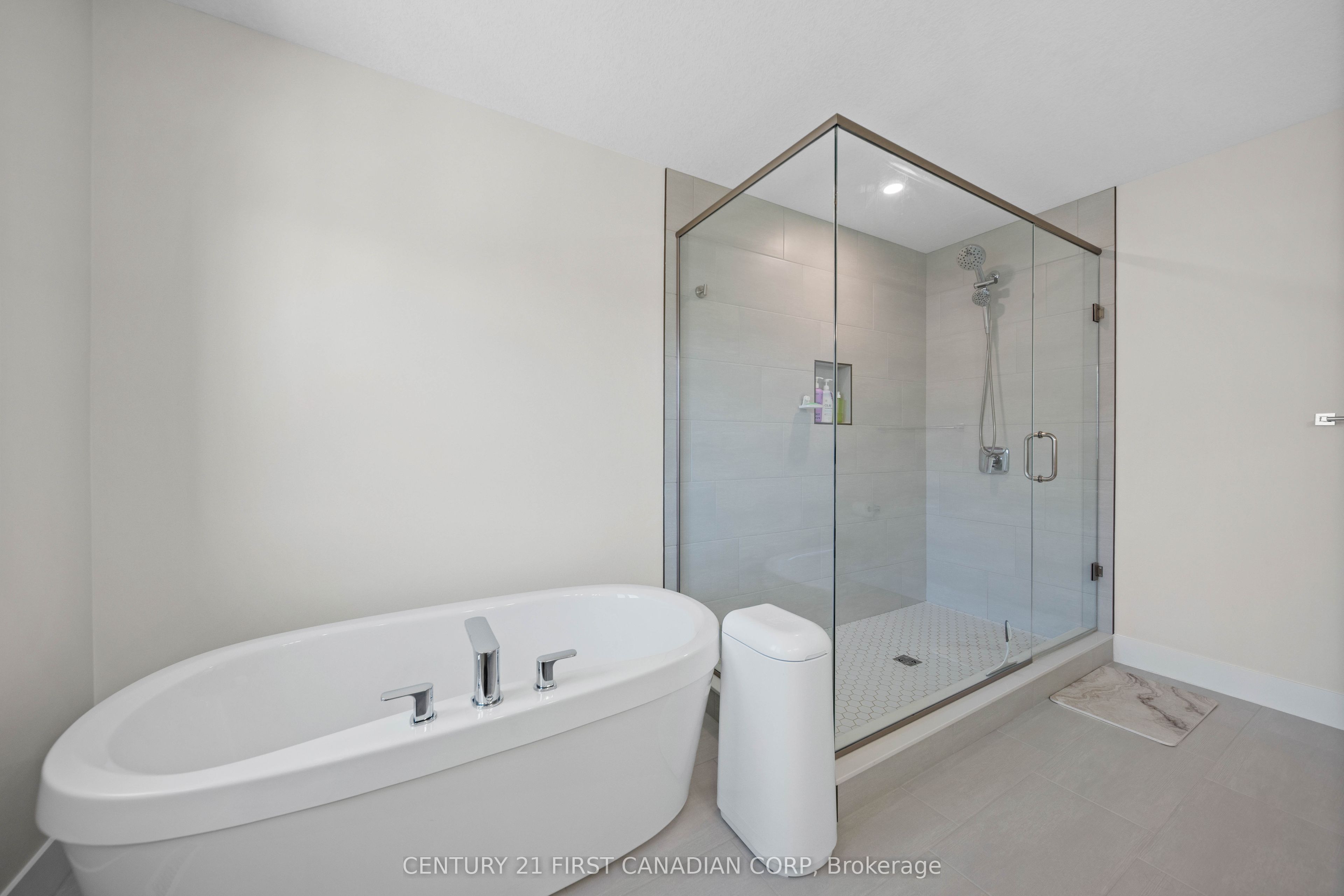 8-7966 Fallon Drive Property Photo 29