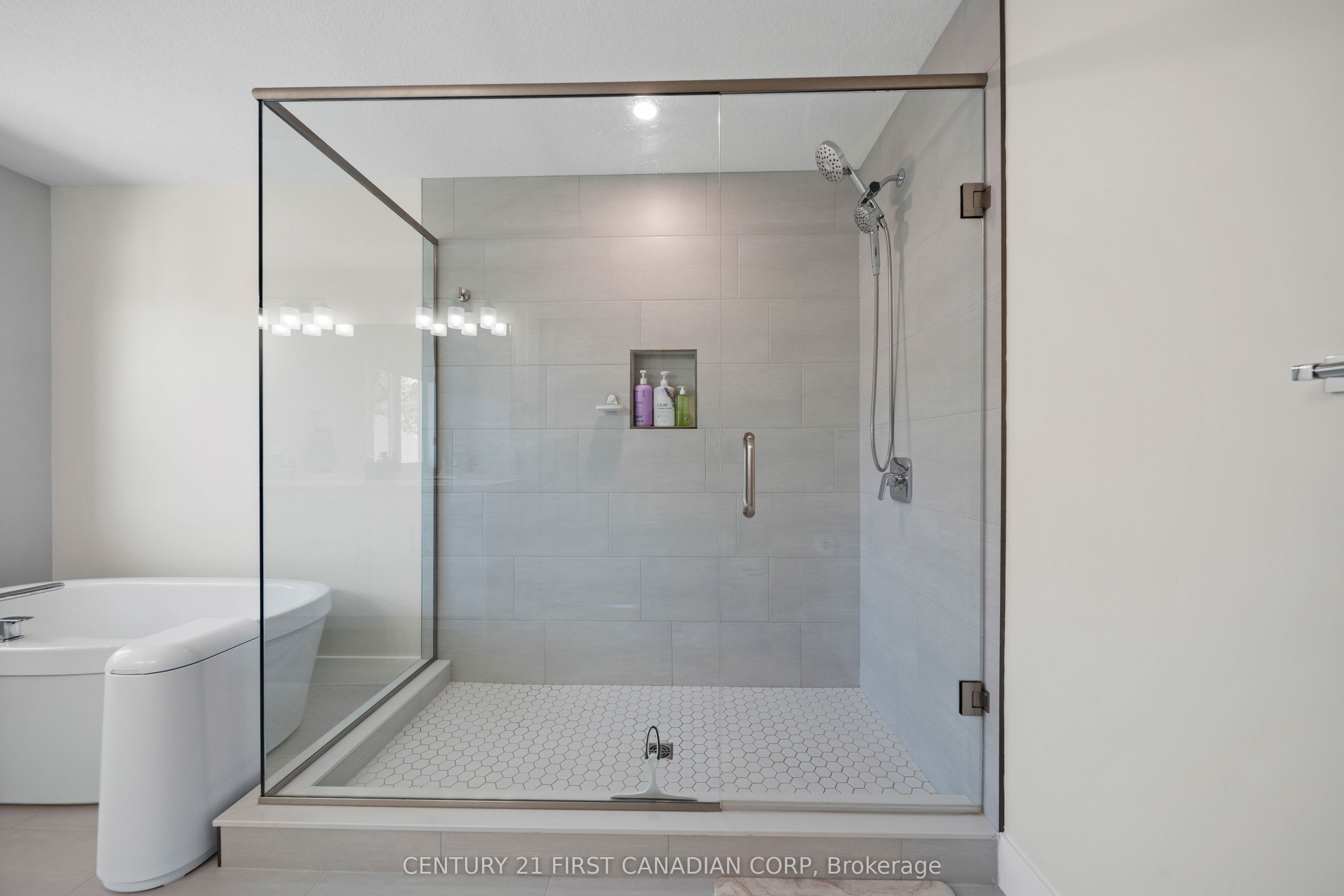 8-7966 Fallon Drive Property Photo 30