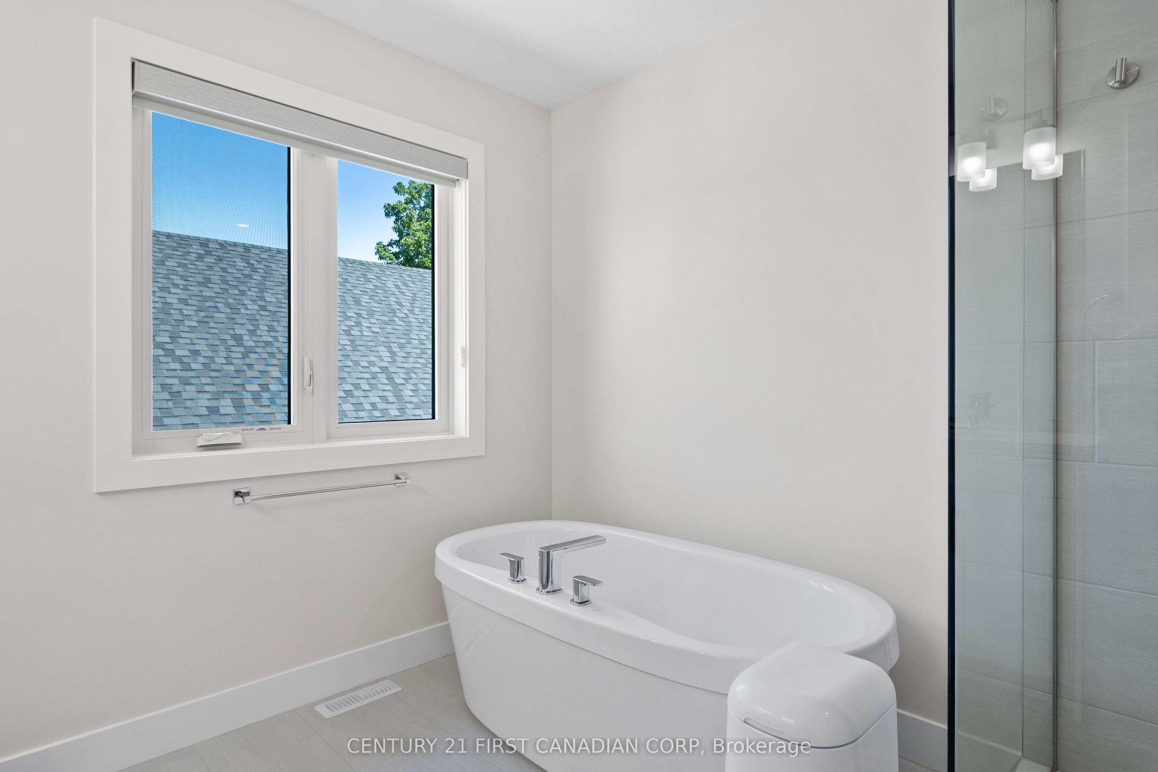 8-7966 Fallon Drive Property Photo 31