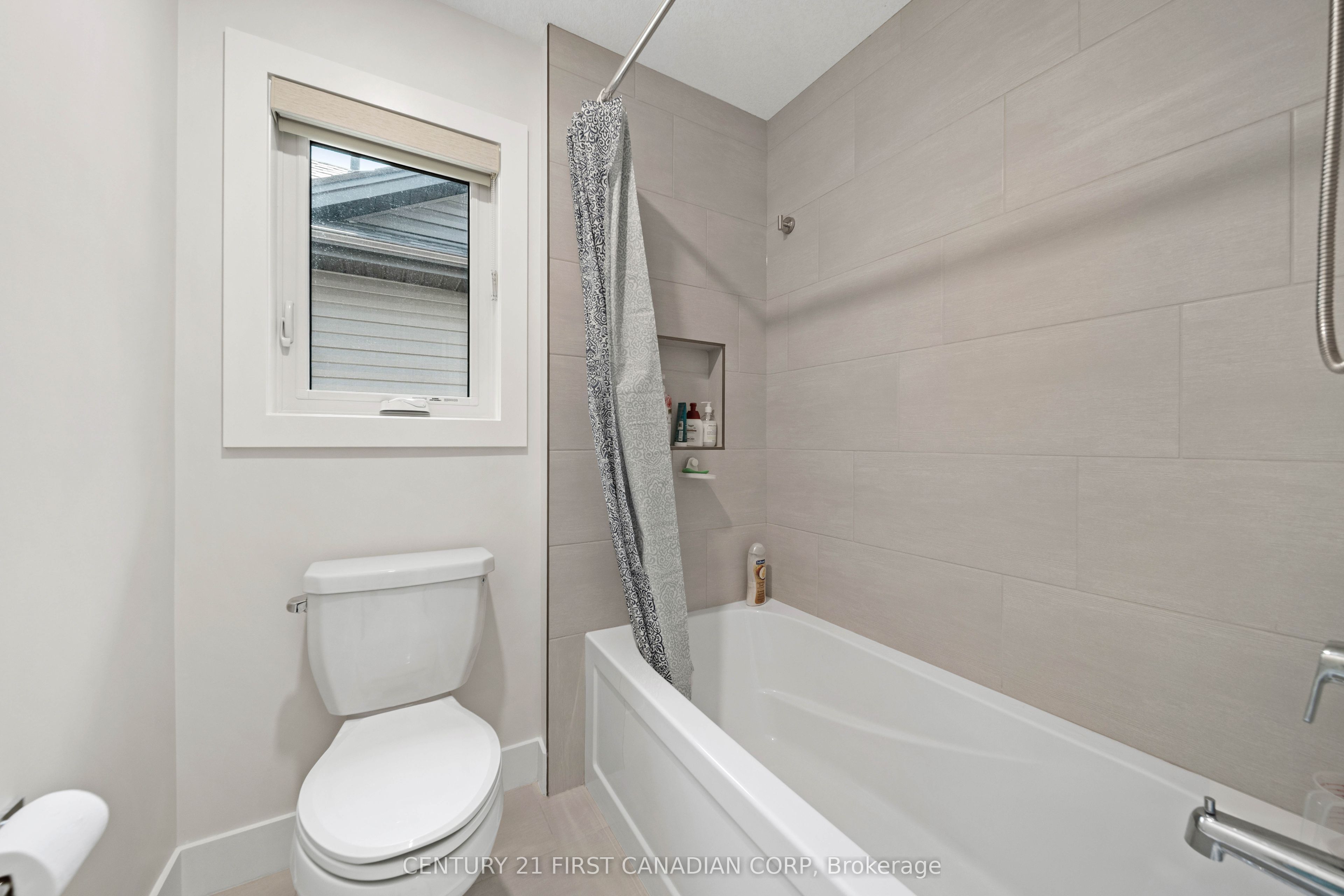 8-7966 Fallon Drive Property Photo 35