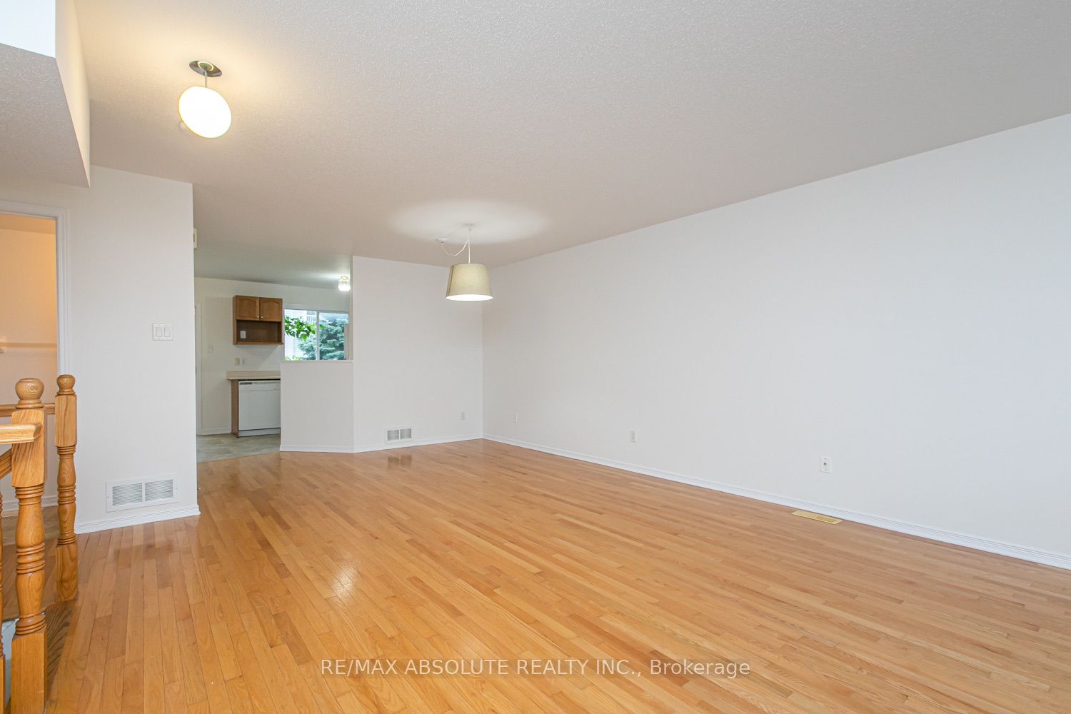 246 Gershwin Private 38 Property Photo 3