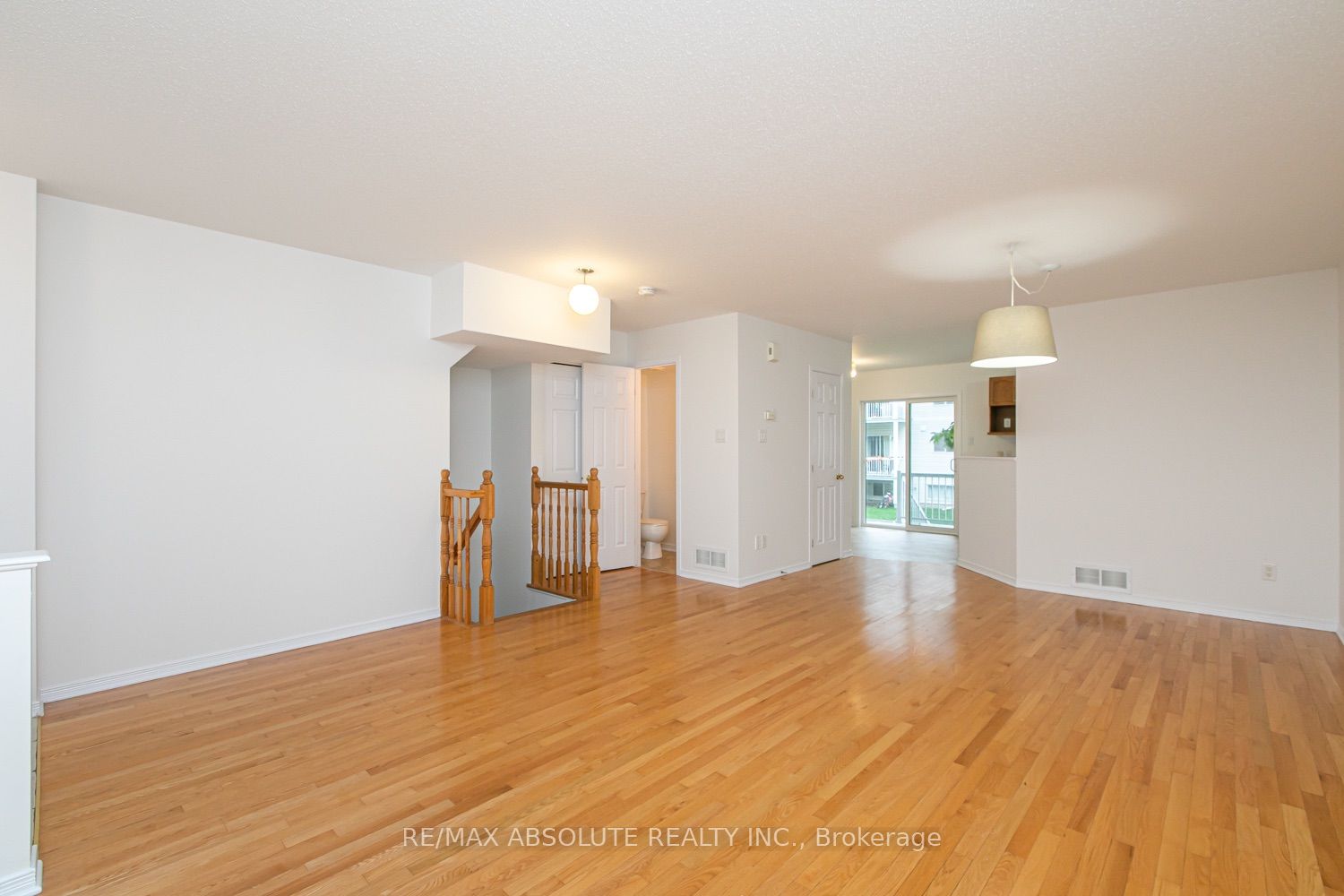 246 Gershwin Private 38 Property Photo 4
