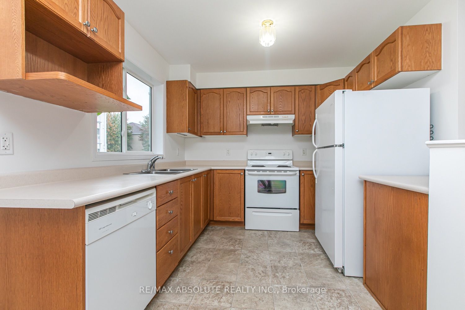 246 Gershwin Private 38 Property Photo 7