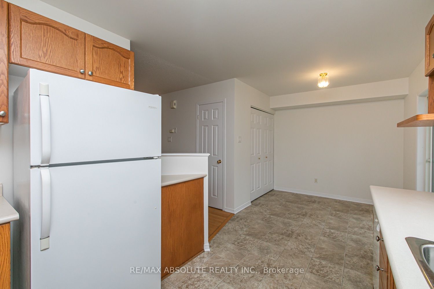 246 Gershwin Private 38 Property Photo 11