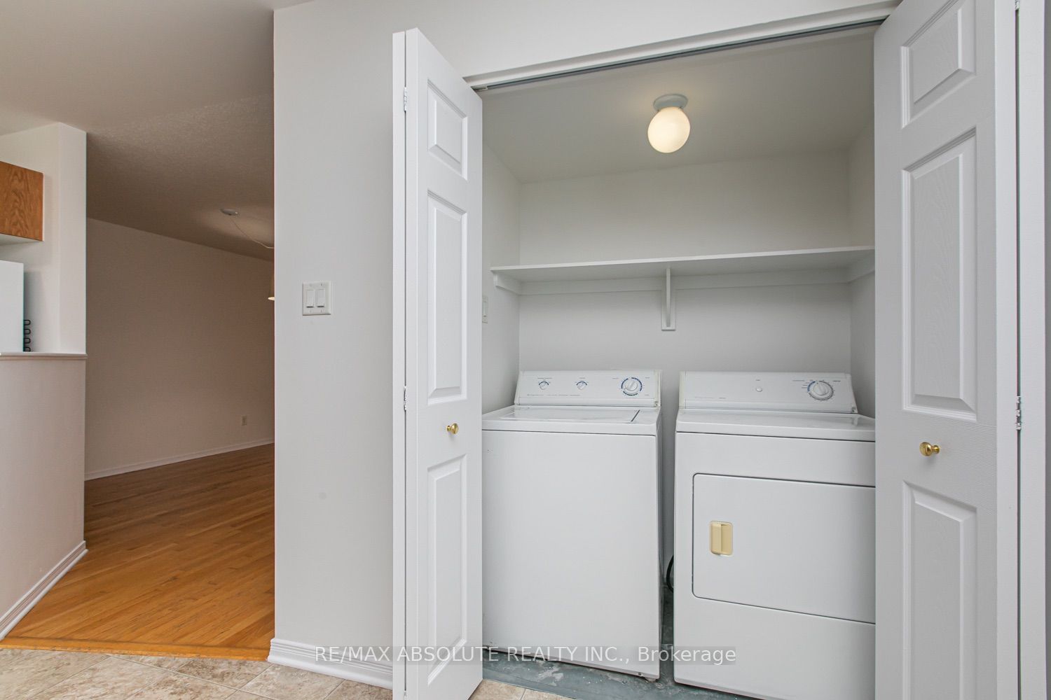 246 Gershwin Private 38 Property Photo 14