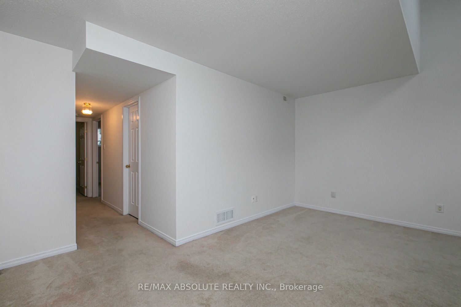 246 Gershwin Private 38 Property Photo 15