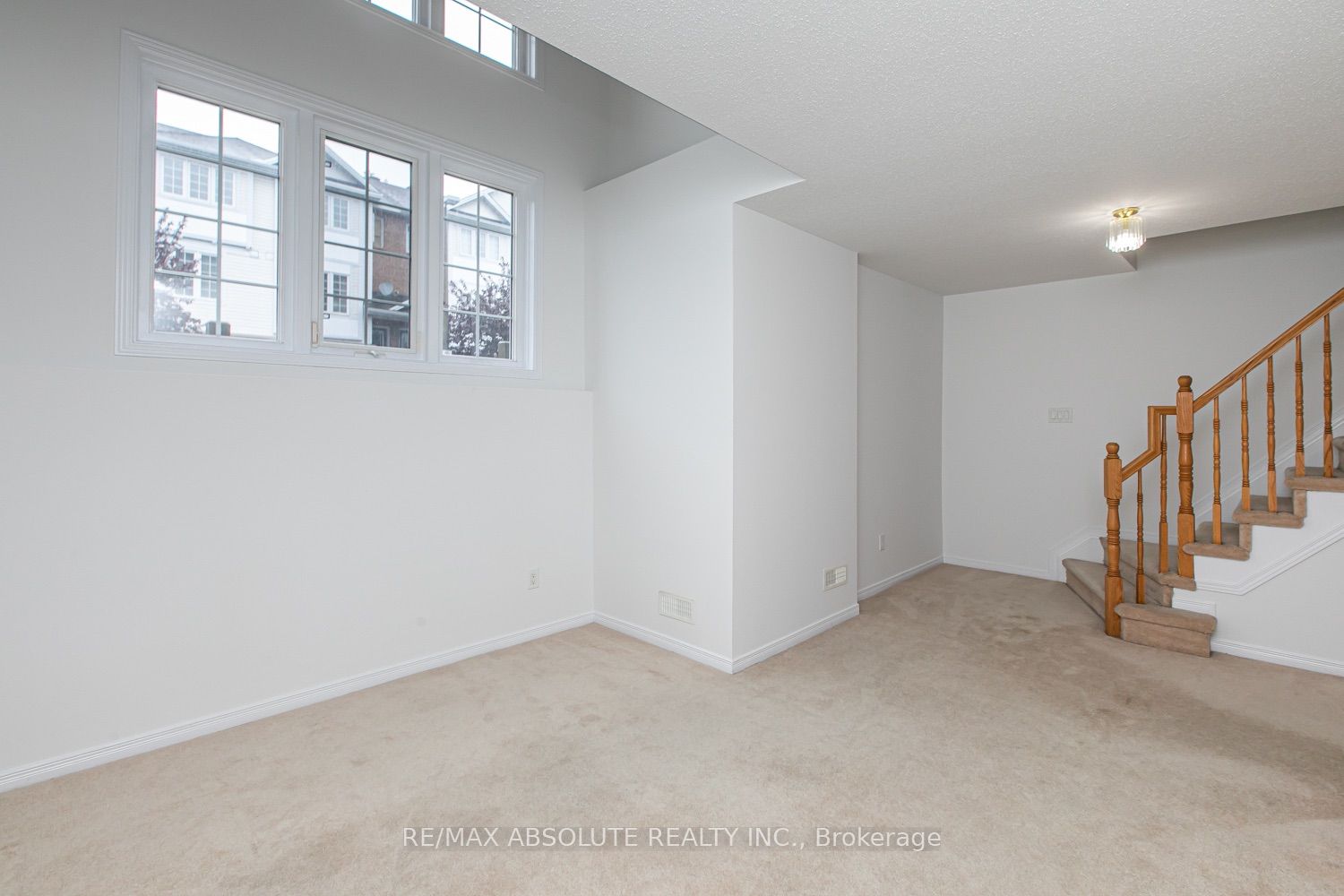 246 Gershwin Private 38 Property Photo 17