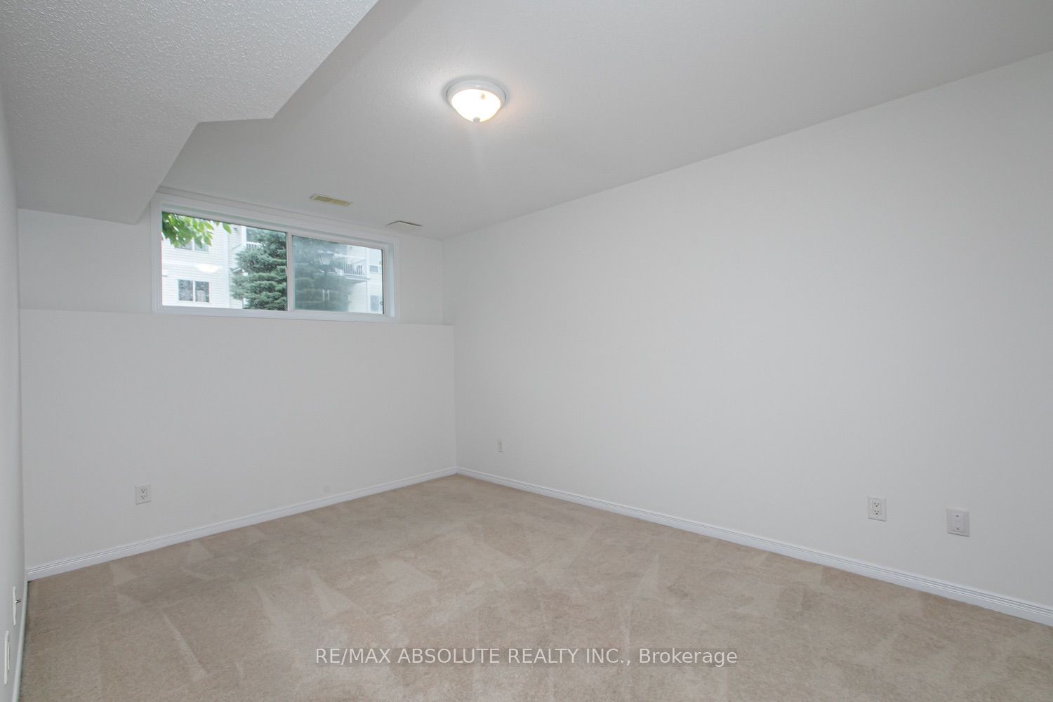 246 Gershwin Private 38 Property Photo 19