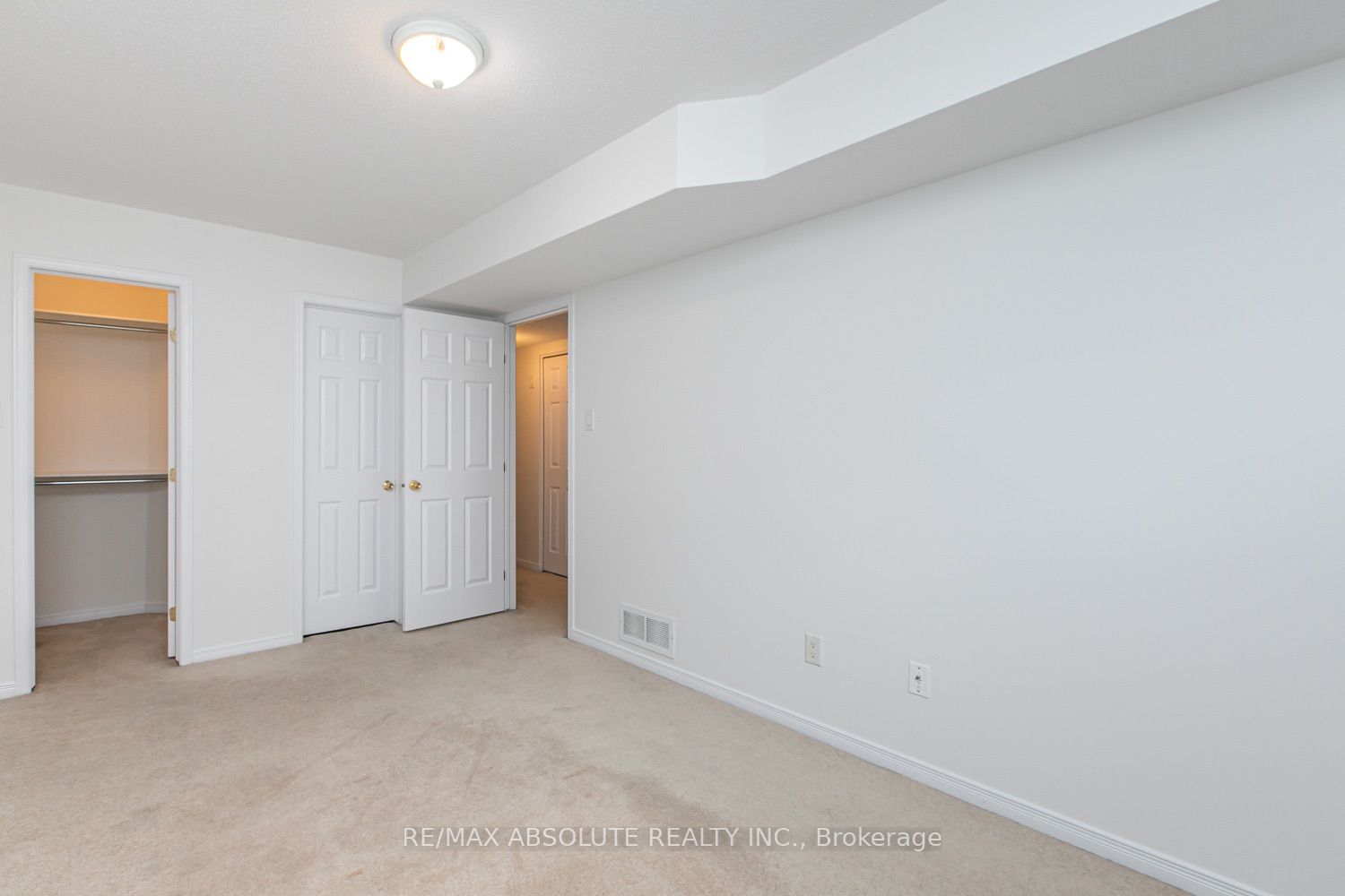 246 Gershwin Private 38 Property Photo 20