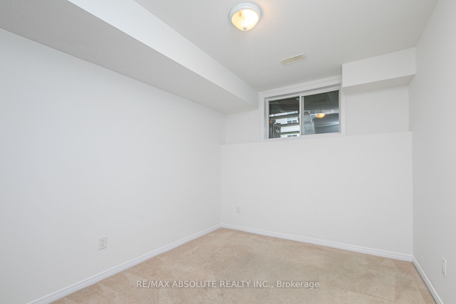 246 Gershwin Private 38 Property Photo 23