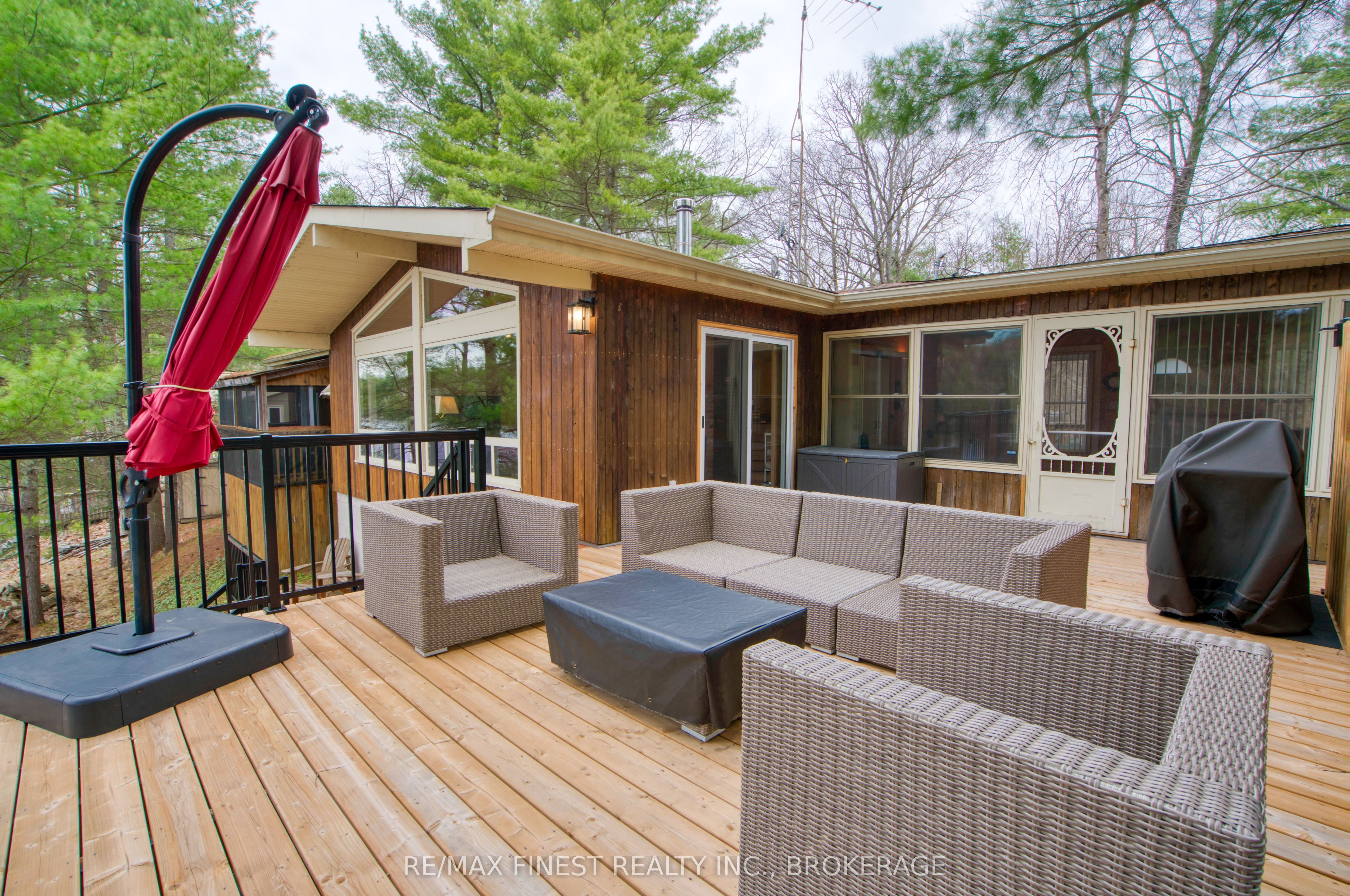1046 Turner Way Property Photo 3