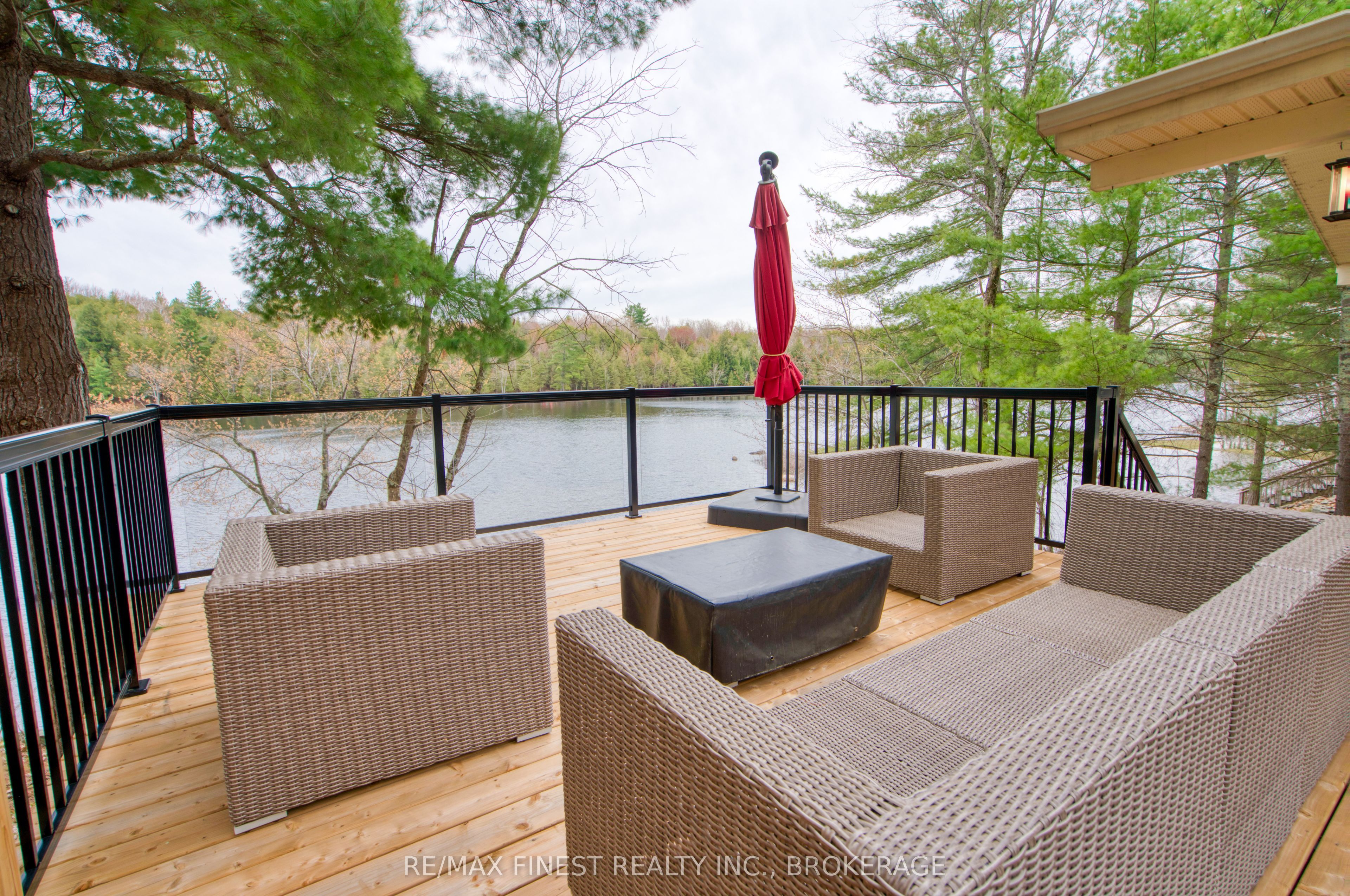 1046 Turner Way Property Photo 5