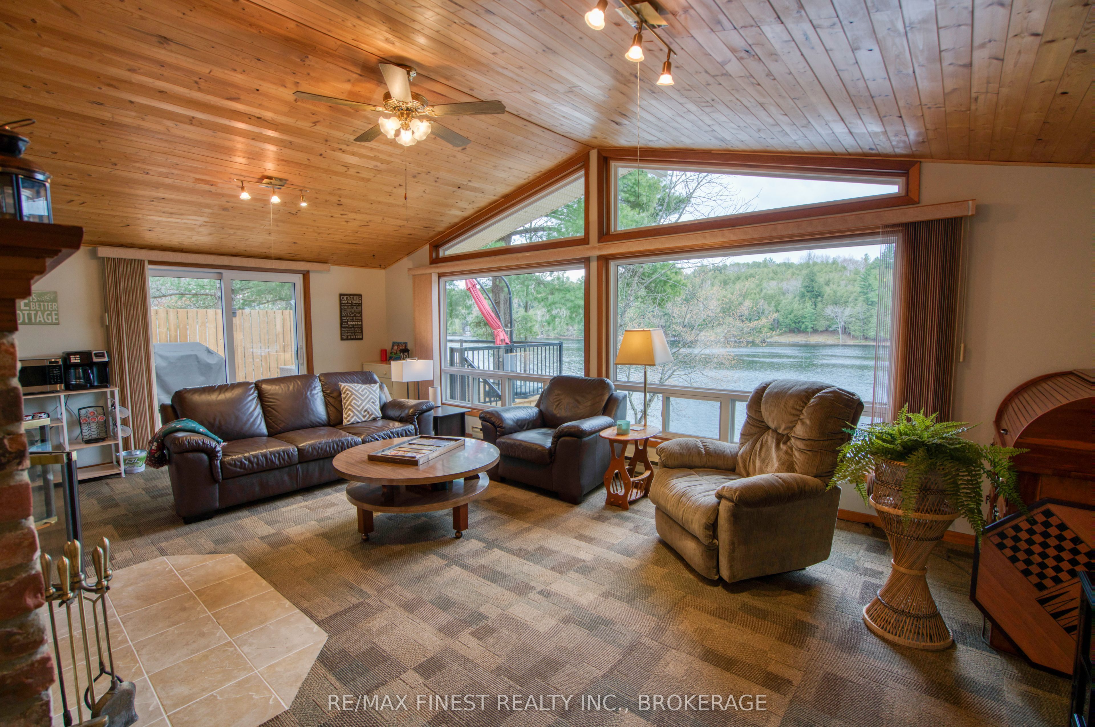 1046 Turner Way Property Photo 6