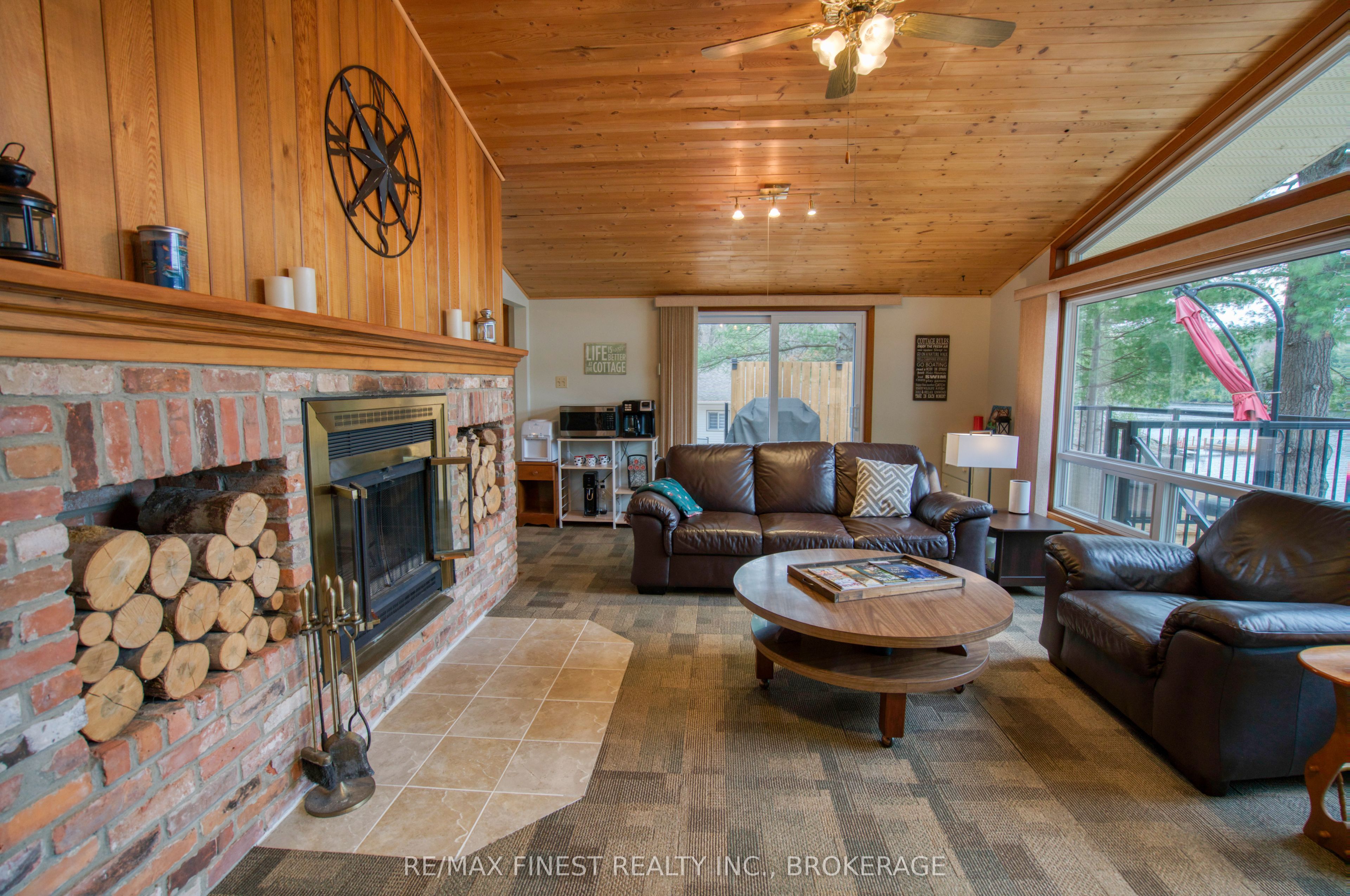 1046 Turner Way Property Photo 7