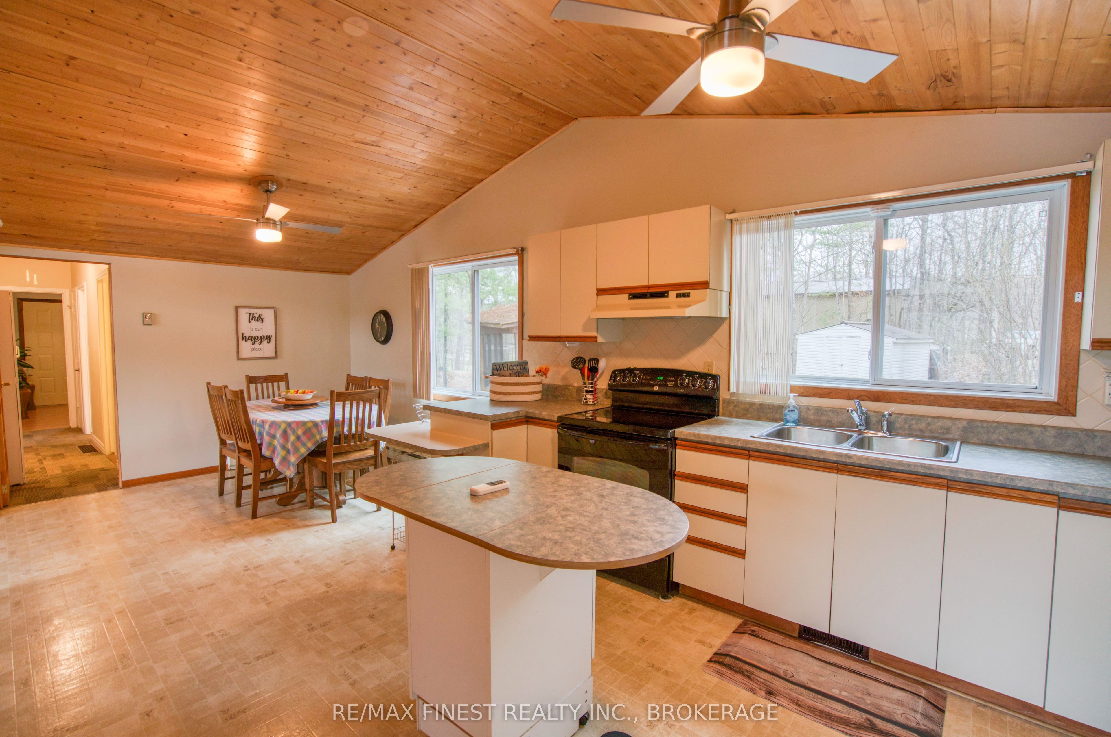 1046 Turner Way Property Photo 11