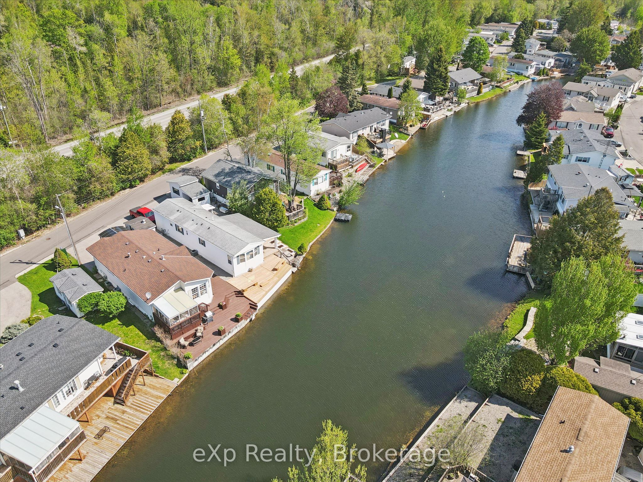 18 Jasper Heights Private Property Photo 3