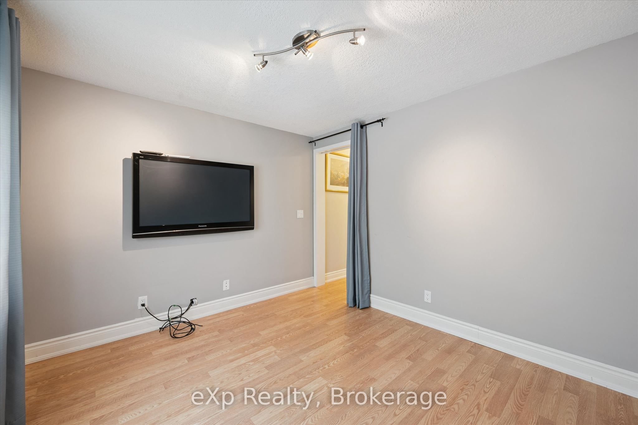18 Jasper Heights Private Property Photo 18