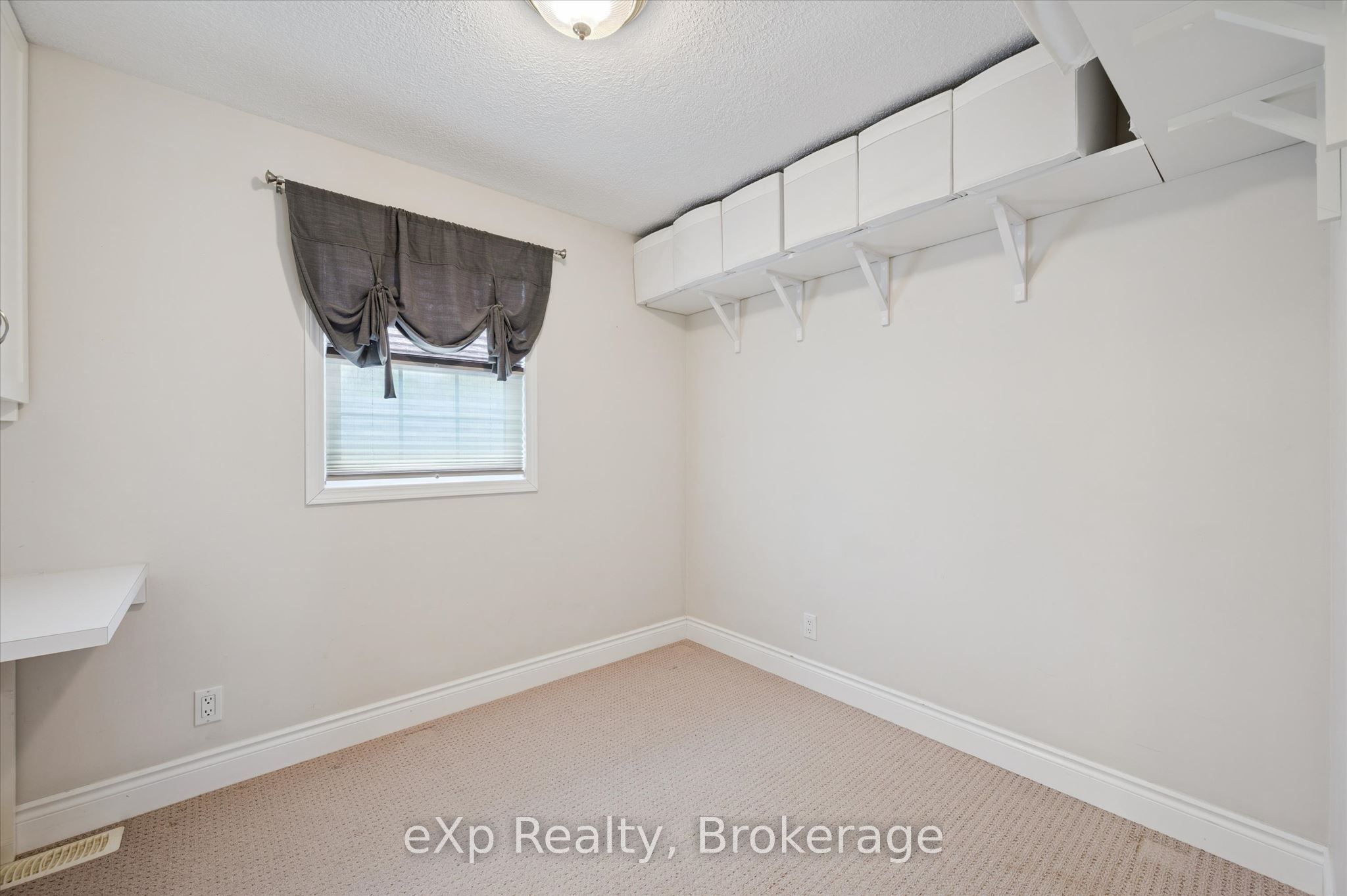 18 Jasper Heights Private Property Photo 19