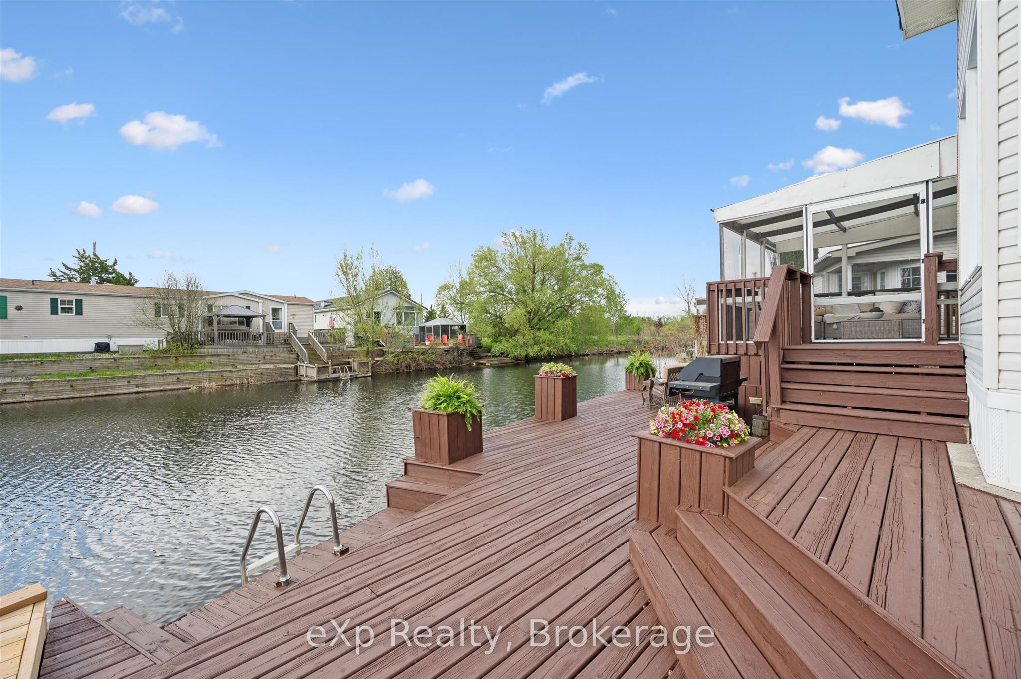 18 Jasper Heights Private Property Photo 34