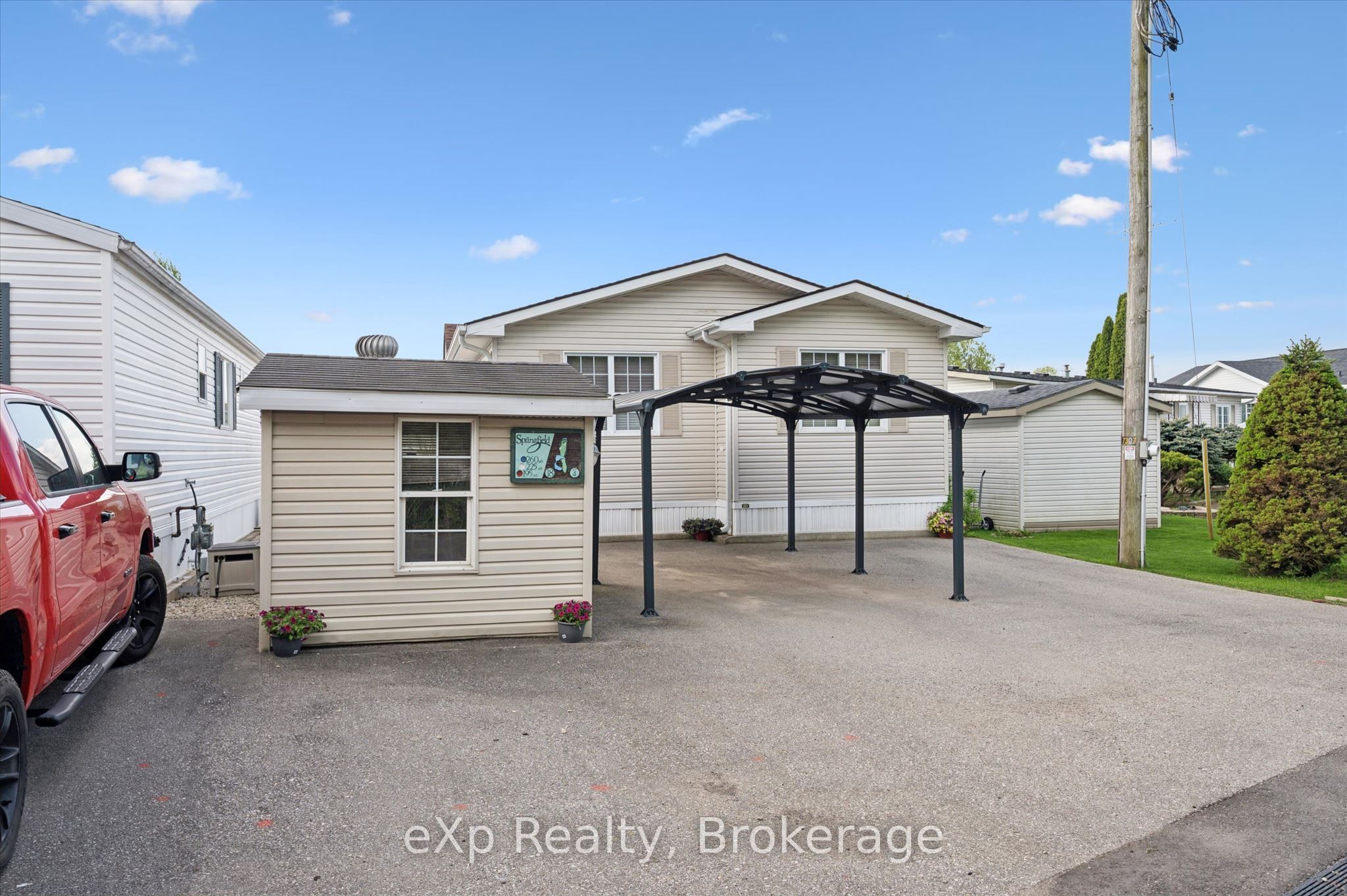 18 Jasper Heights Private Property Photo 42