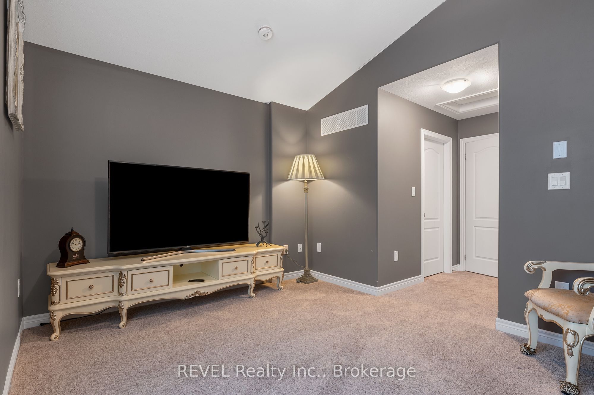 7833 Oldfield Road Property Photo 12