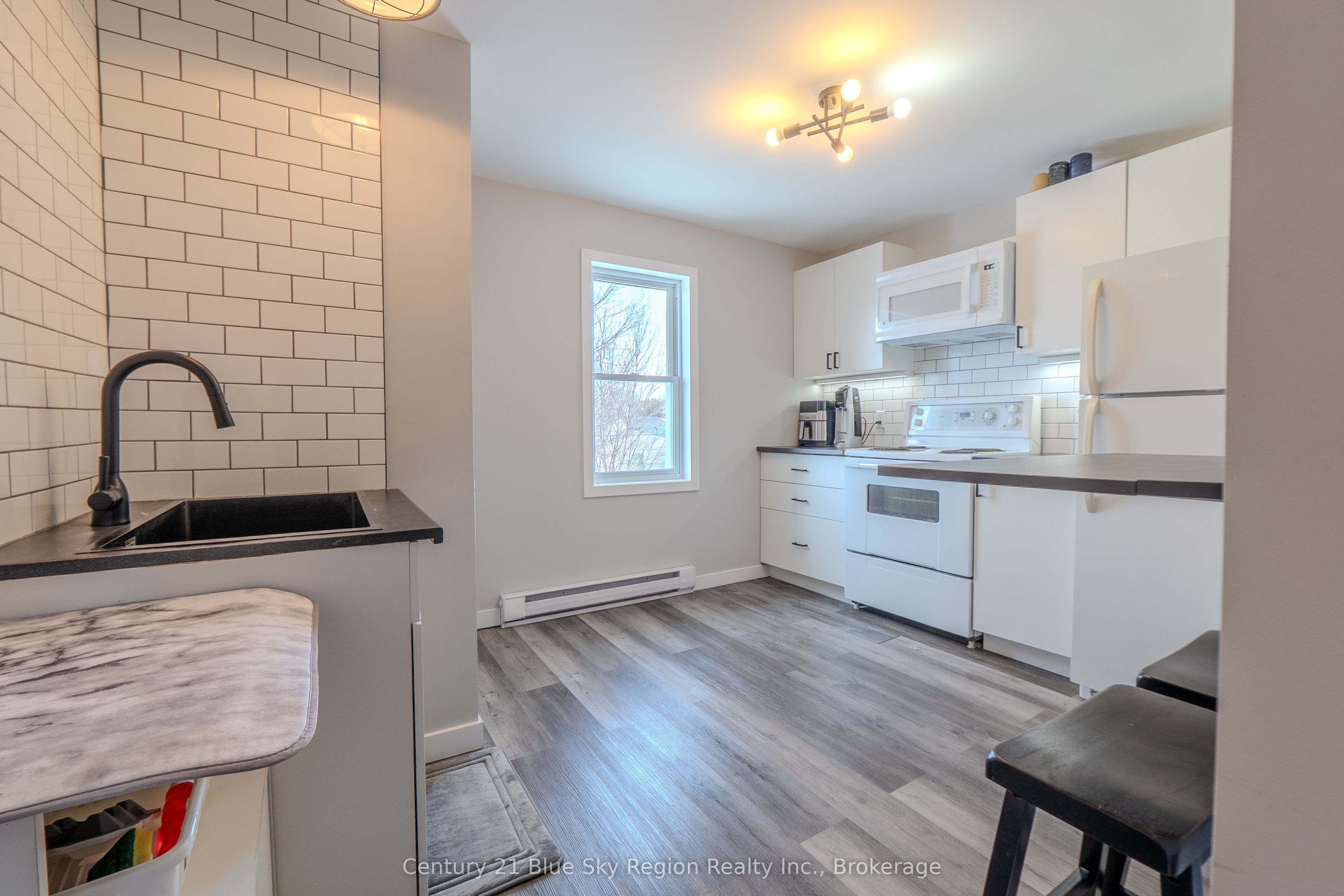 647 Douglas Street Property Photo 19