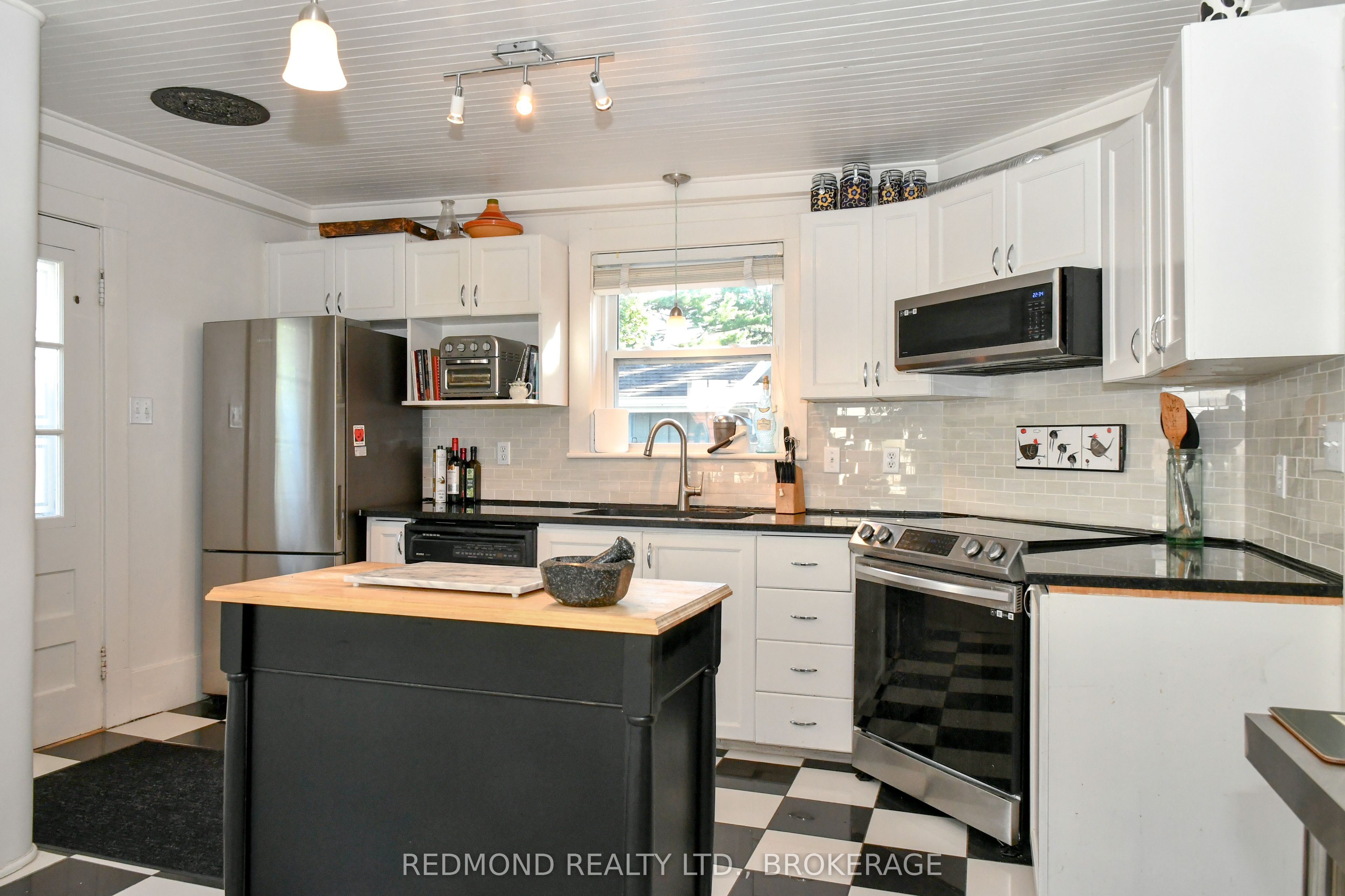 200 South Street Property Photo 10