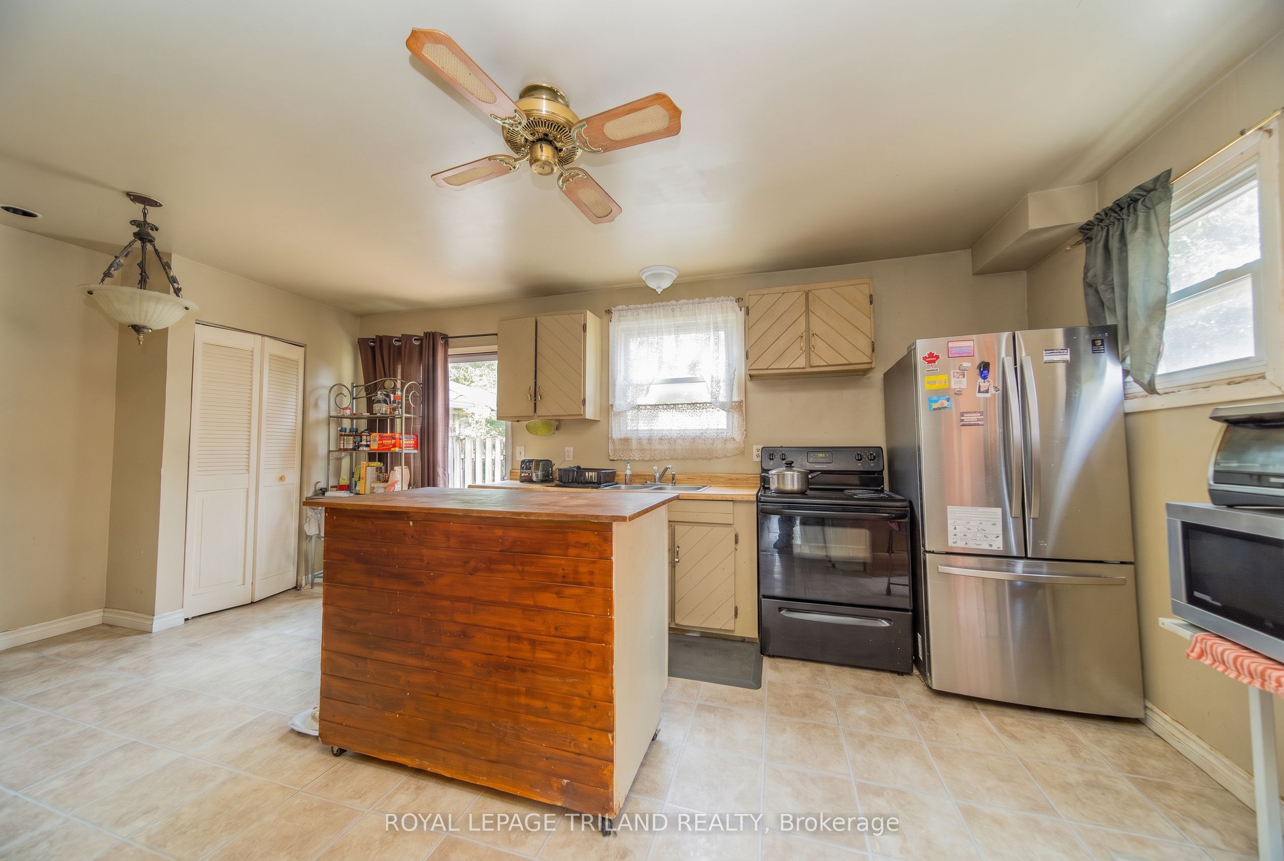 220 Admiral Drive Property Photo 14