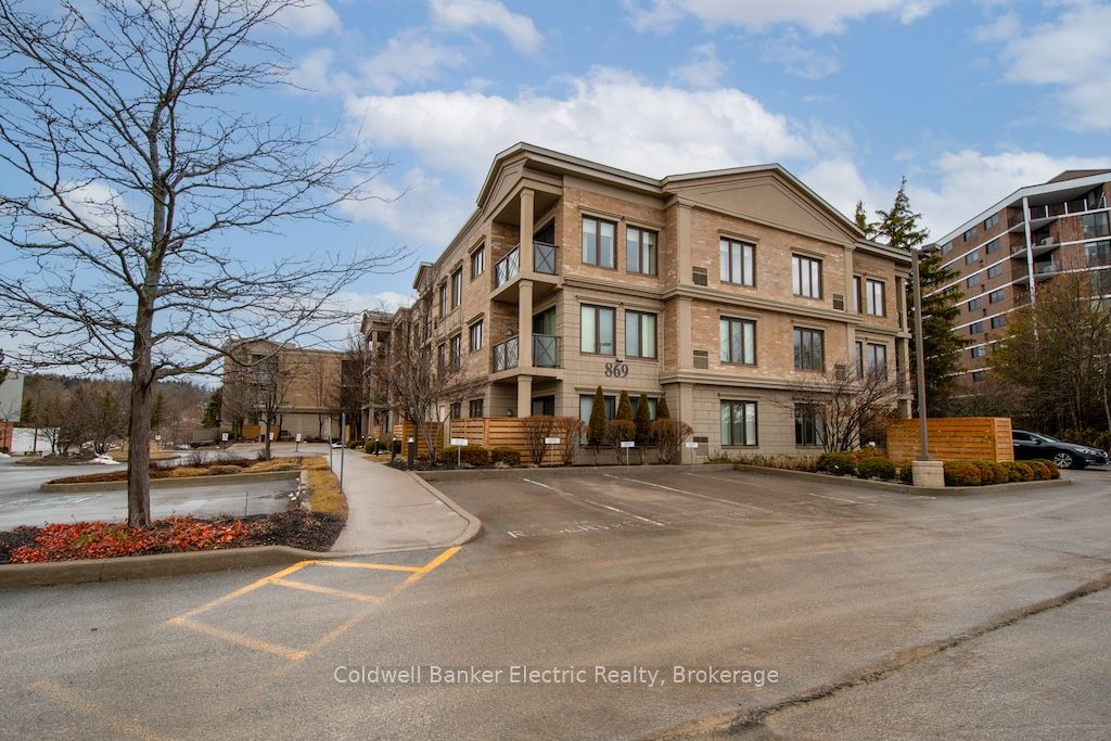 869 Clonsilla Avenue 212 Property Photo 1