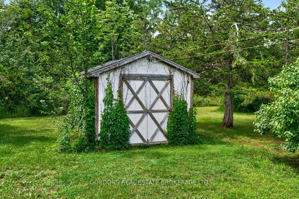 467 Denridge Road Property Photo 9