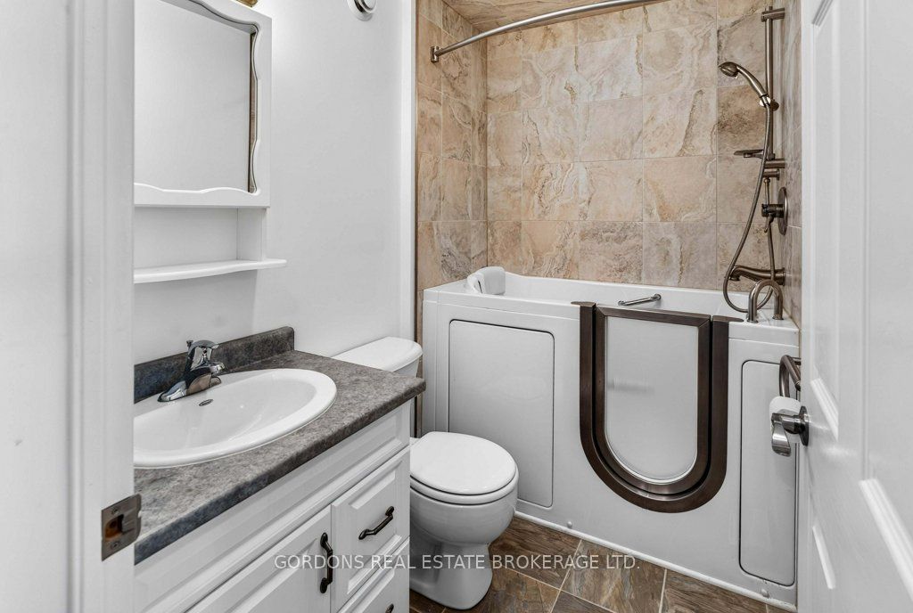 467 Denridge Road Property Photo 23