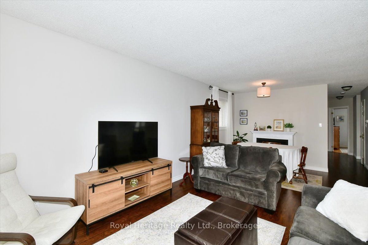 3058 Westridge Boulevard Property Photo 8