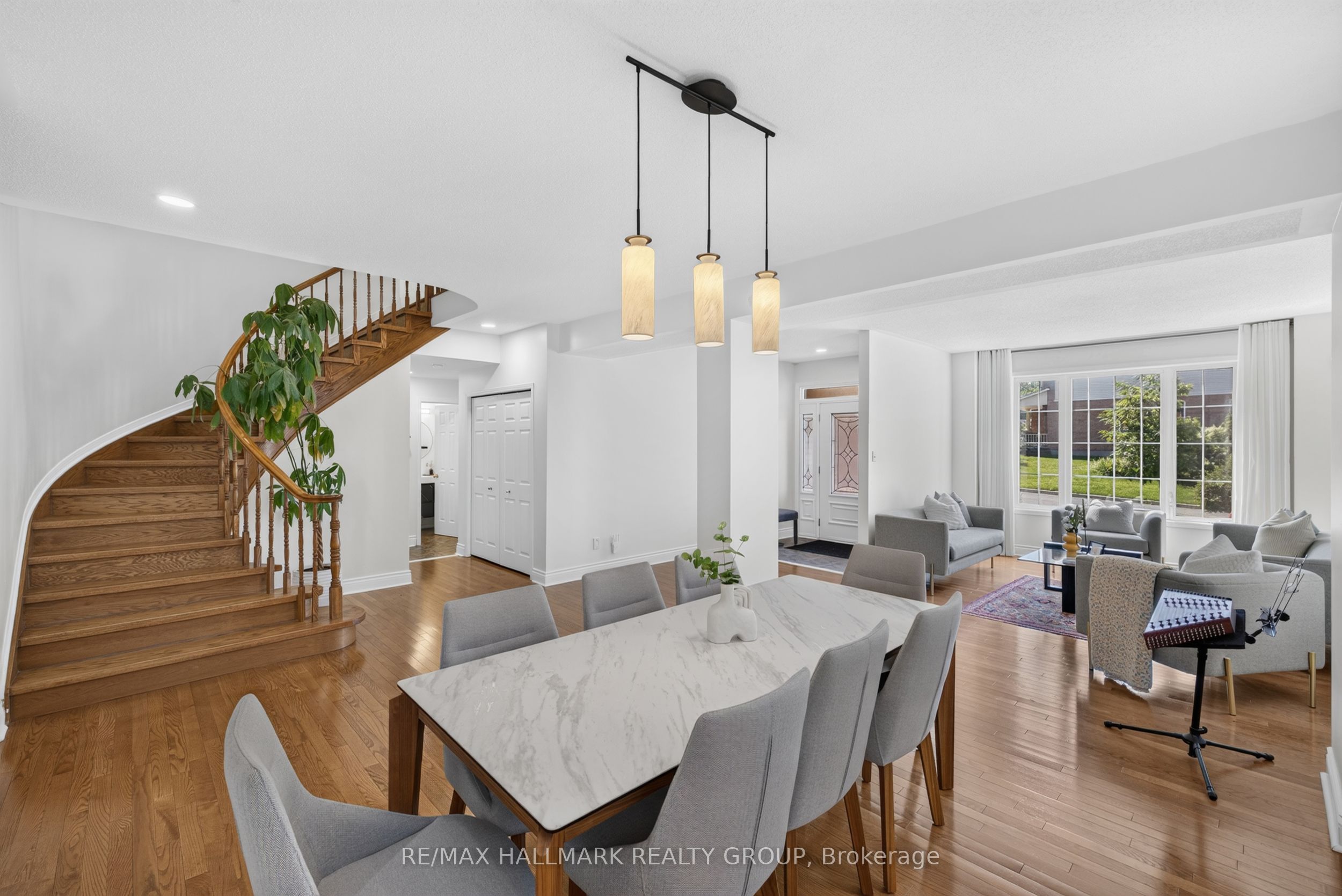 42 Glenrill Place S Property Photo 3